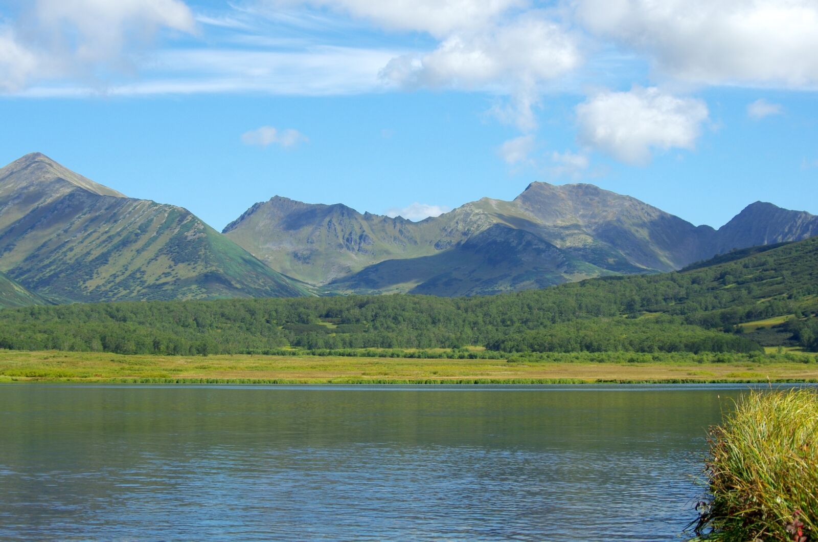 Pentax K-5 sample photo. Lake, mountains, forest photography