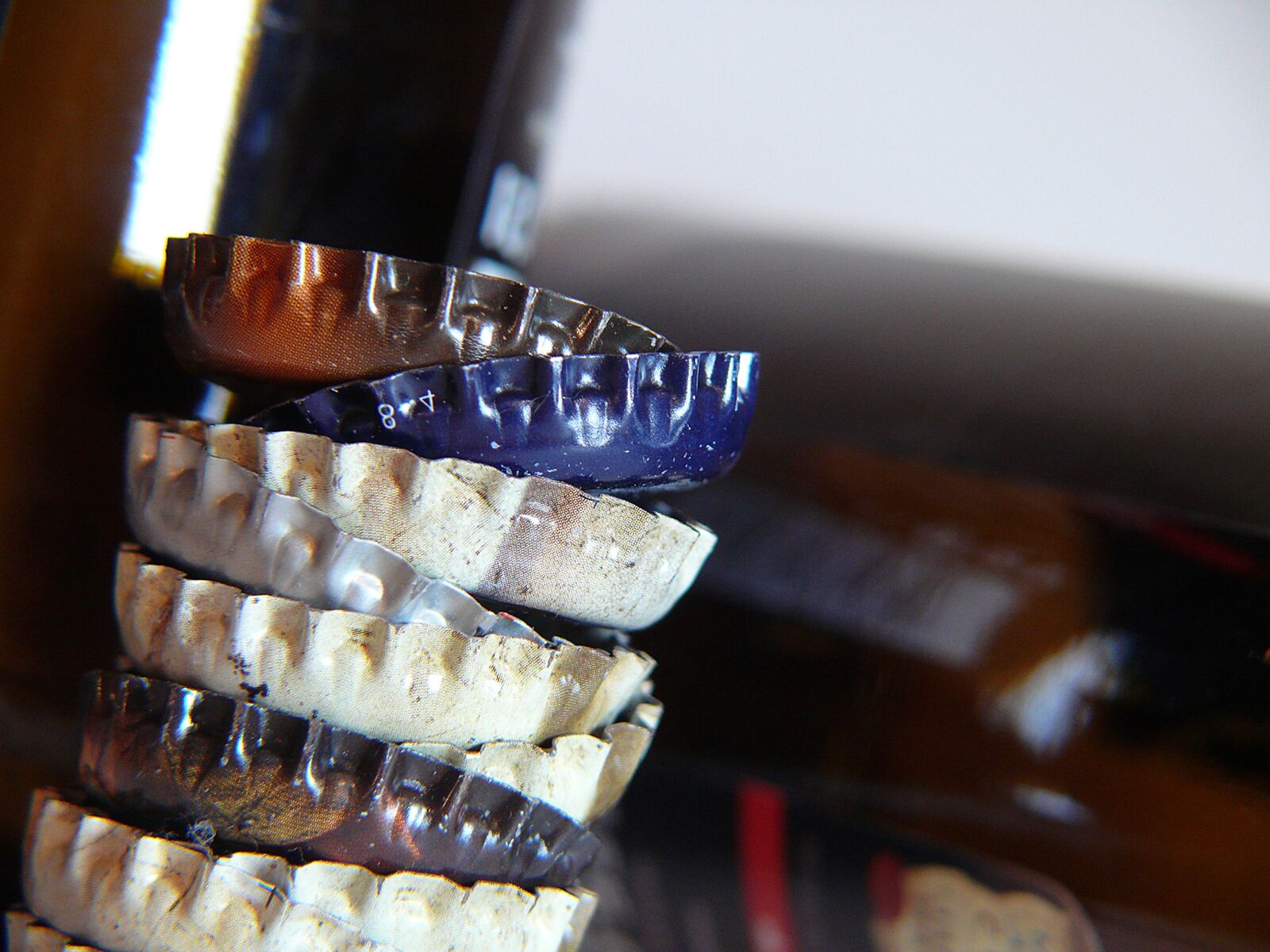 Leica V-LUX 1 sample photo. Bottle caps, bottle closure photography