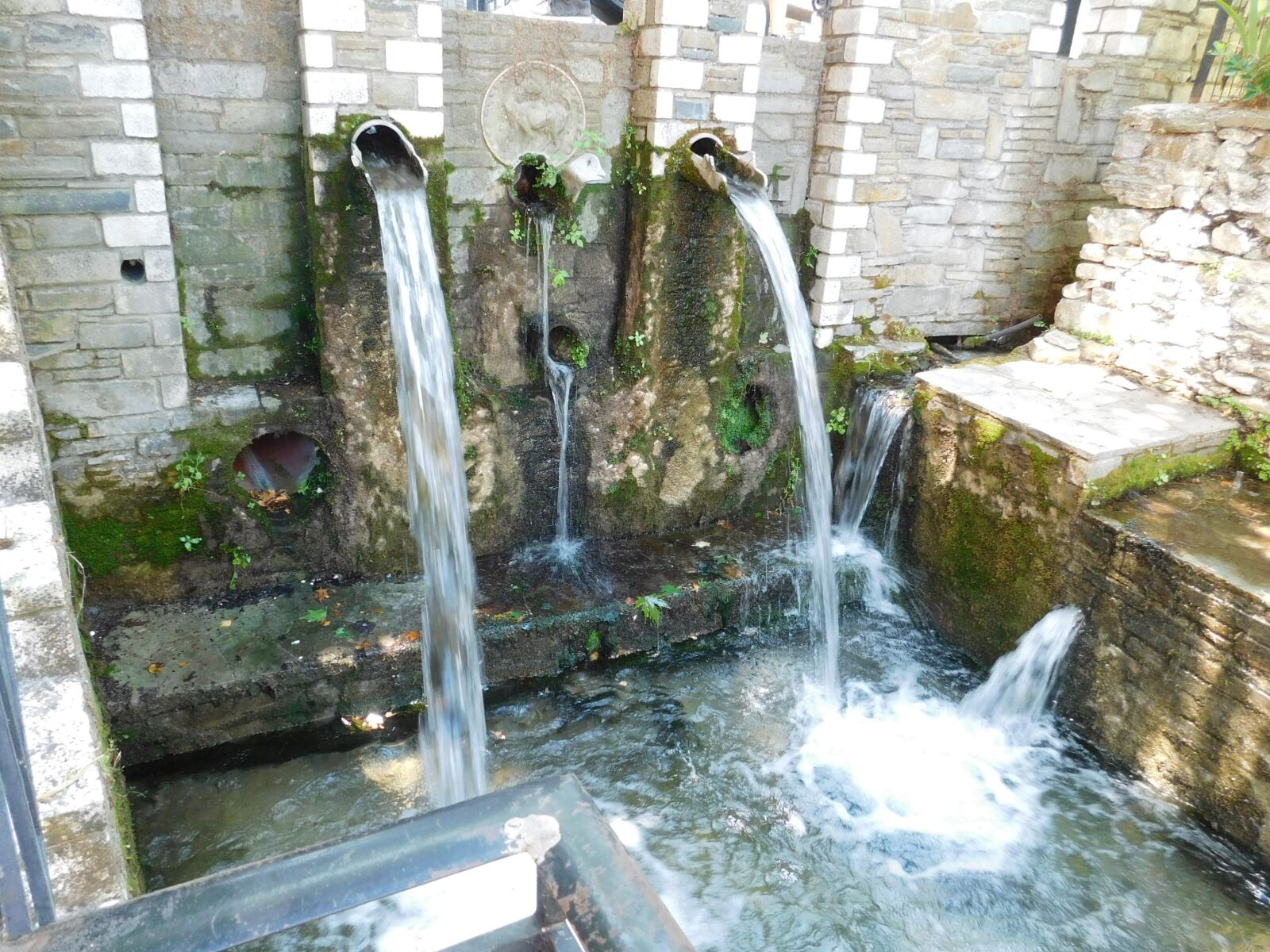 Nikon Coolpix L840 sample photo. Water, source, nature photography