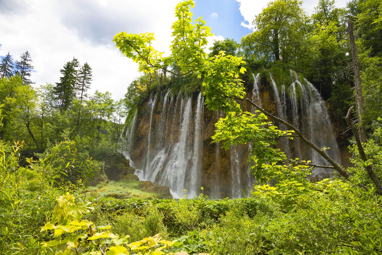 Canon EOS 7D + Canon EF-S 15-85mm F3.5-5.6 IS USM sample photo. Plitvickie lakes, waterfalls, croatia photography