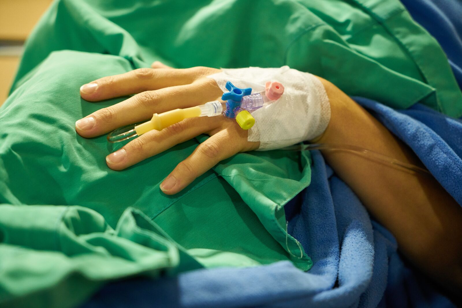 Sony a7R II sample photo. Surgery, serum, bandage photography