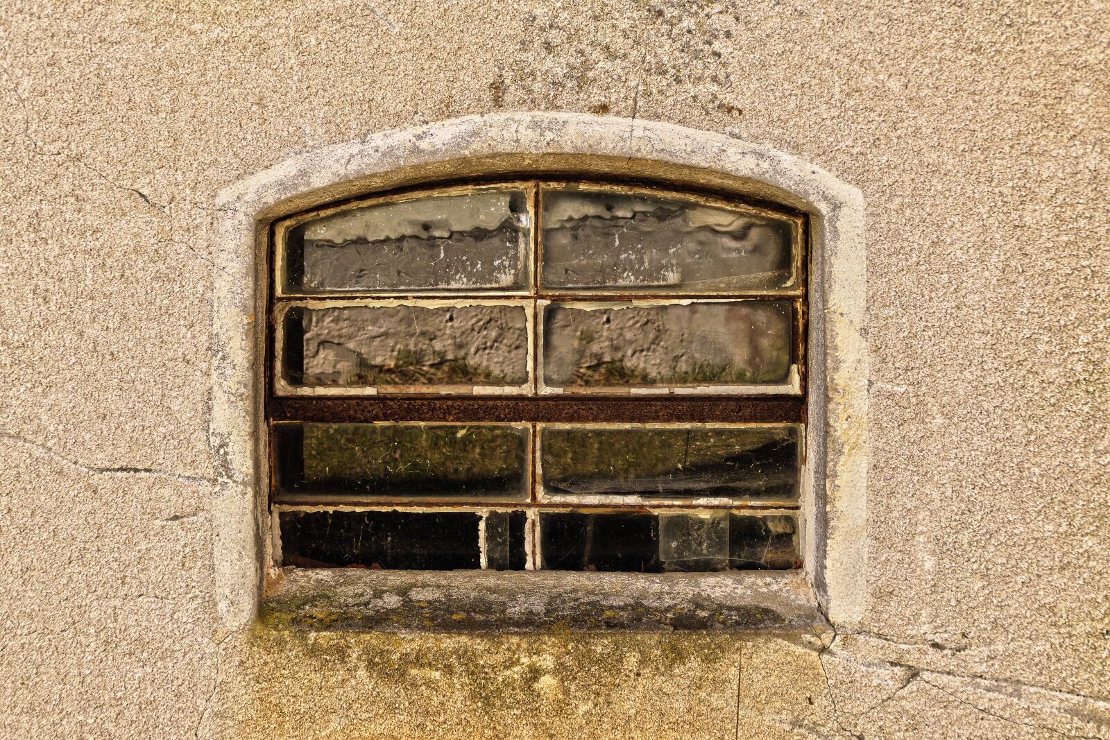 Panasonic Lumix DMC-FZ1000 sample photo. Window, old window, install photography
