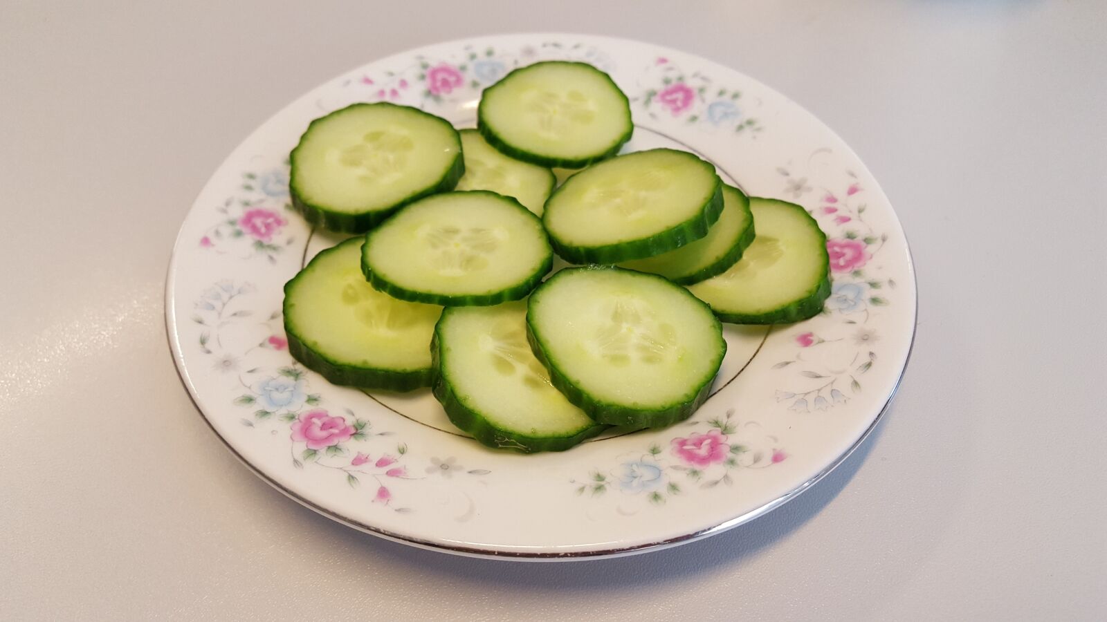 Samsung Galaxy S6 sample photo. Cucumber, healthy, tasty photography