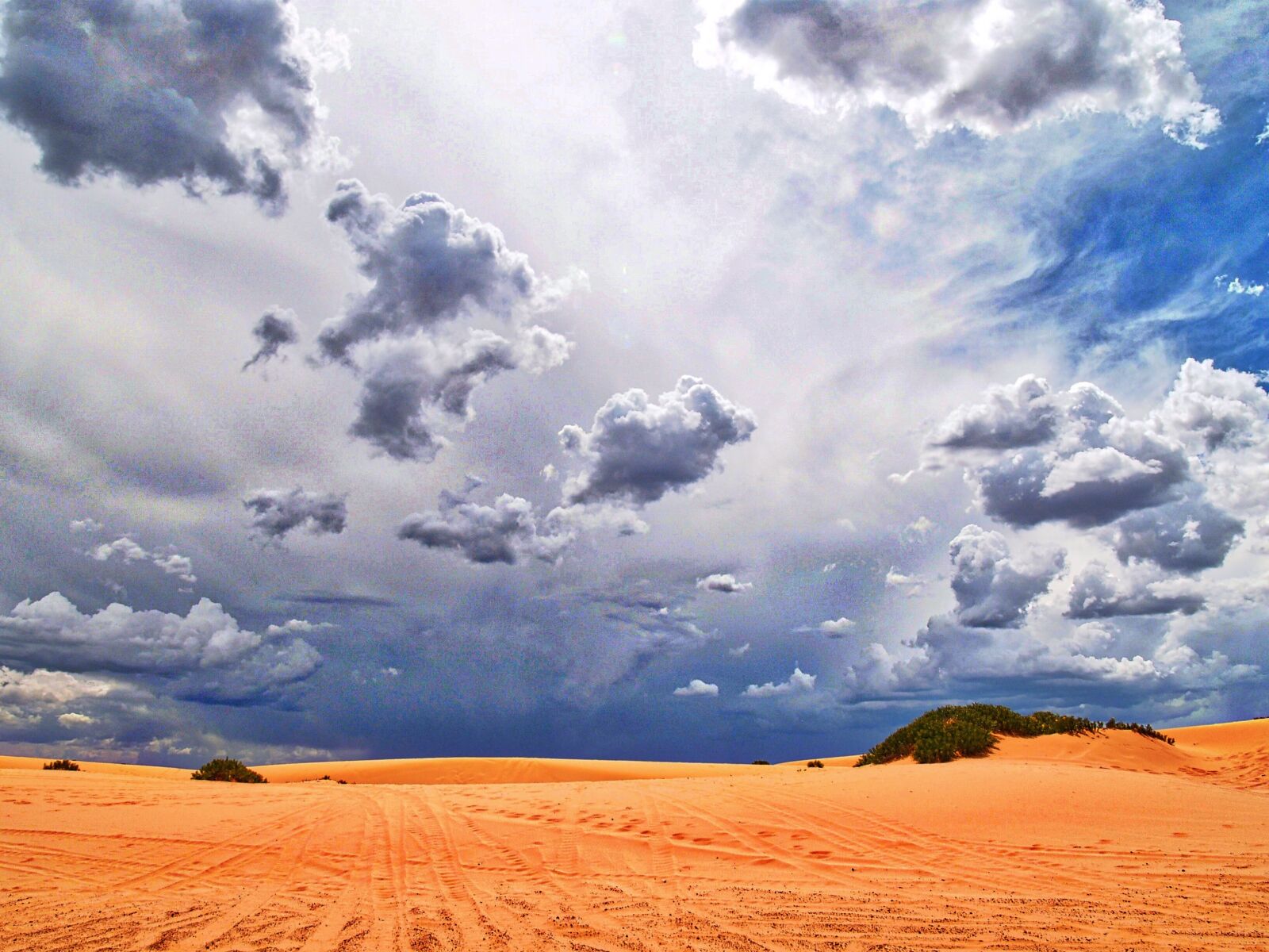 Olympus E-300 (EVOLT E-300) sample photo. Desert, clouds, usa photography