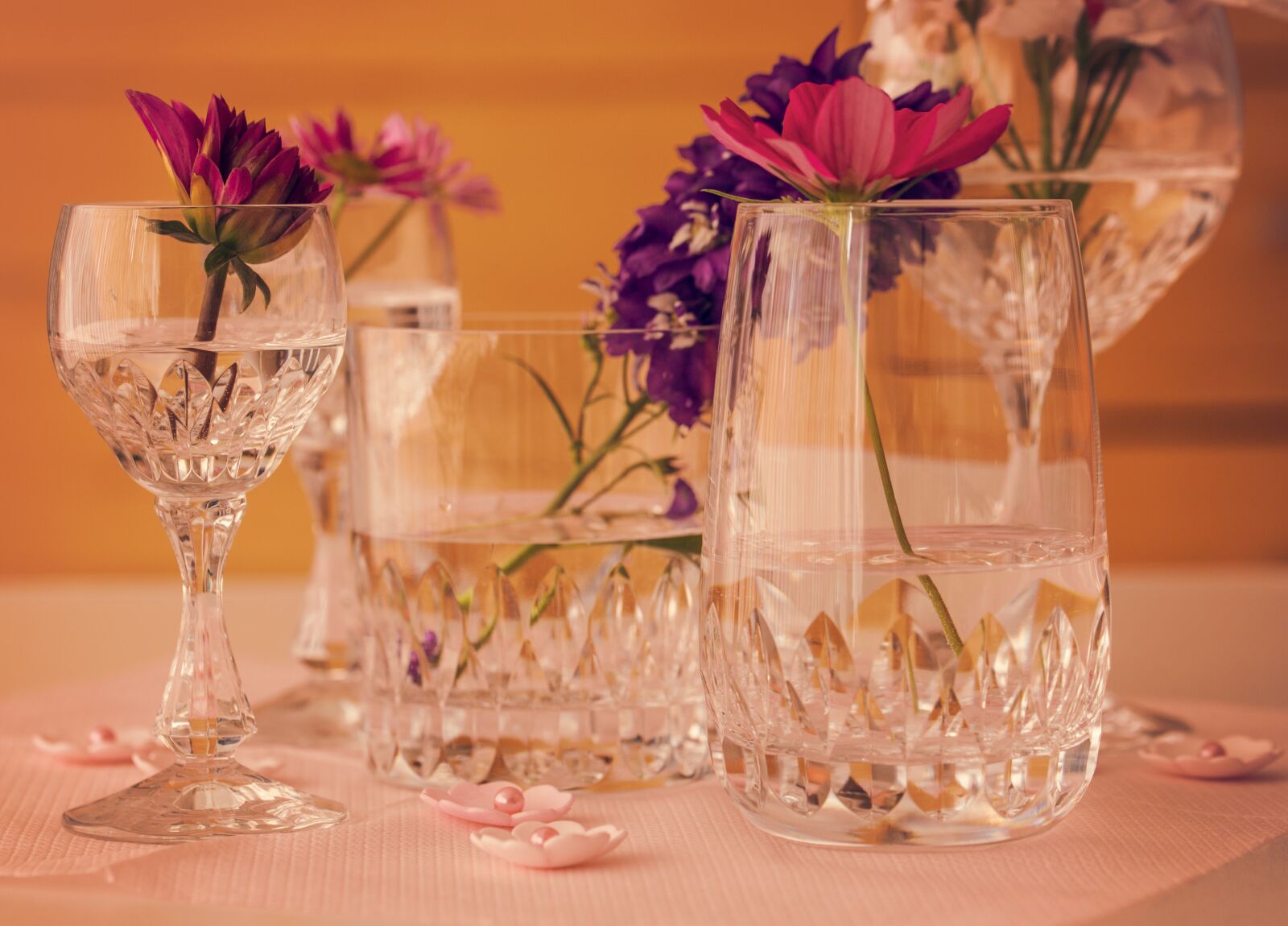 Canon EOS 6D Mark II sample photo. Flowers, glasses, deco photography