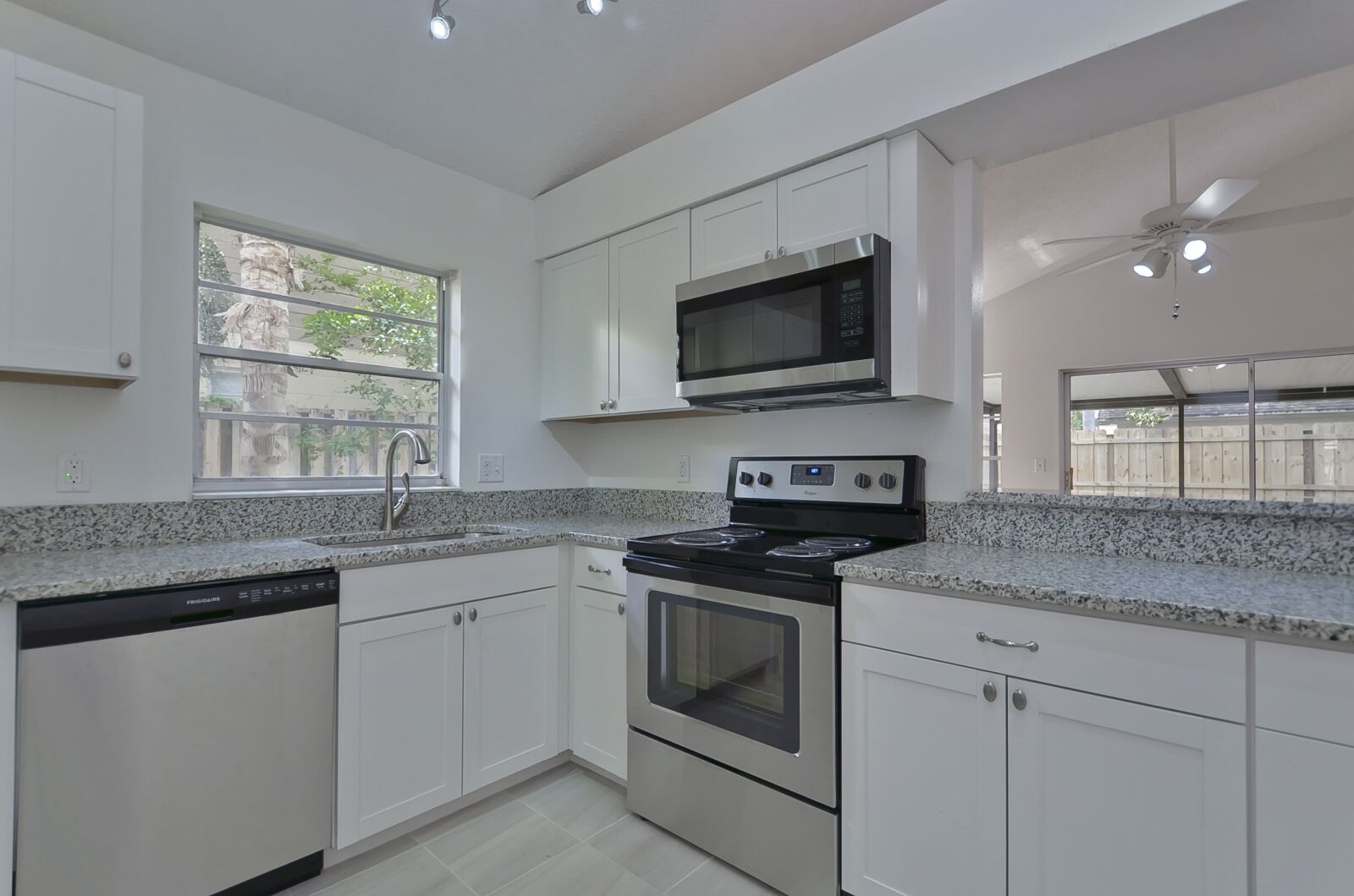 Nikon D7000 sample photo. Contemporary, stove, indoors photography