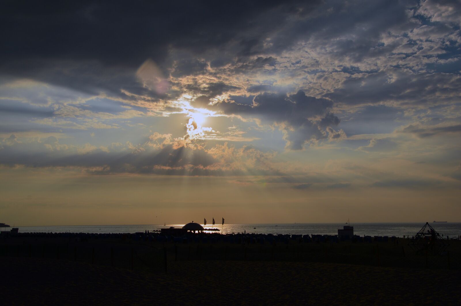 Nikon D3200 sample photo. Sunset, water, sea photography