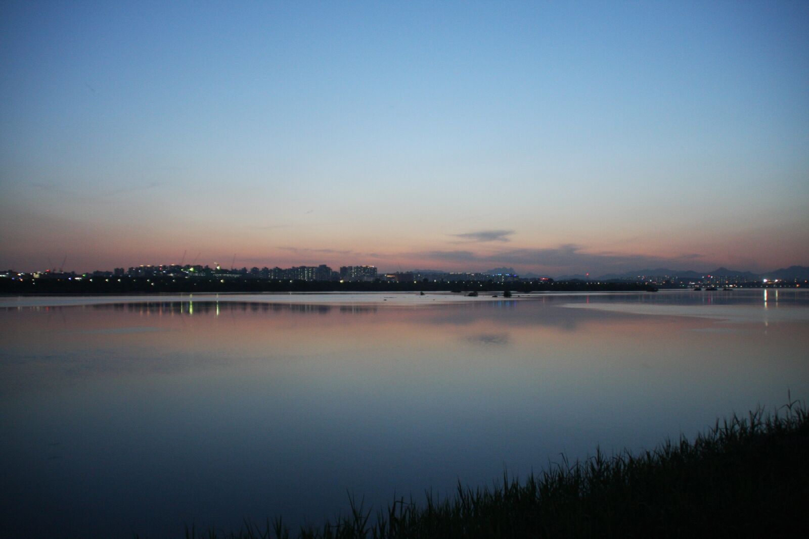 Canon EOS 40D sample photo. Glow, sky, river photography