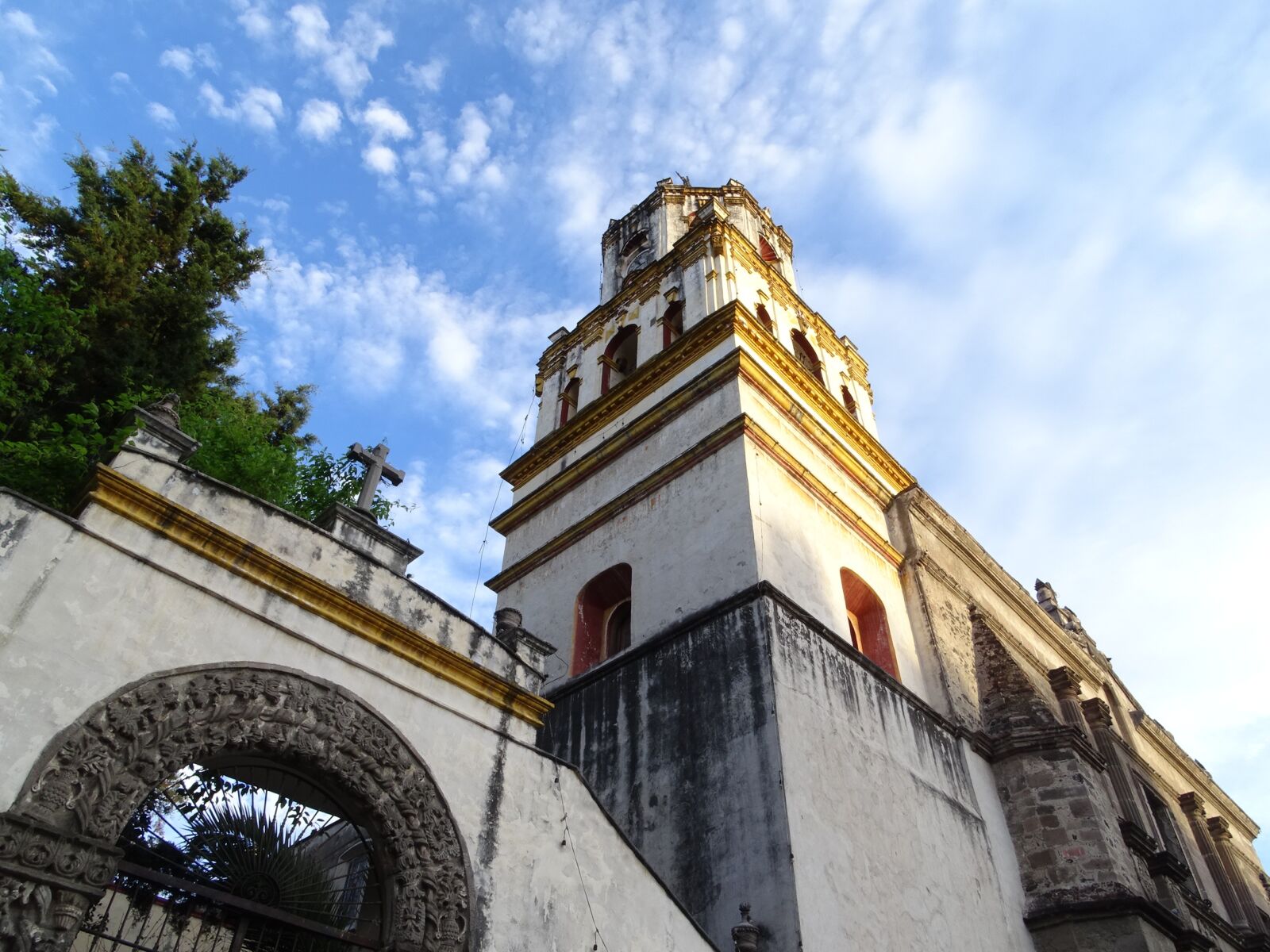 Sony Cyber-shot DSC-HX400V sample photo. Church, atrium, coyoacán photography