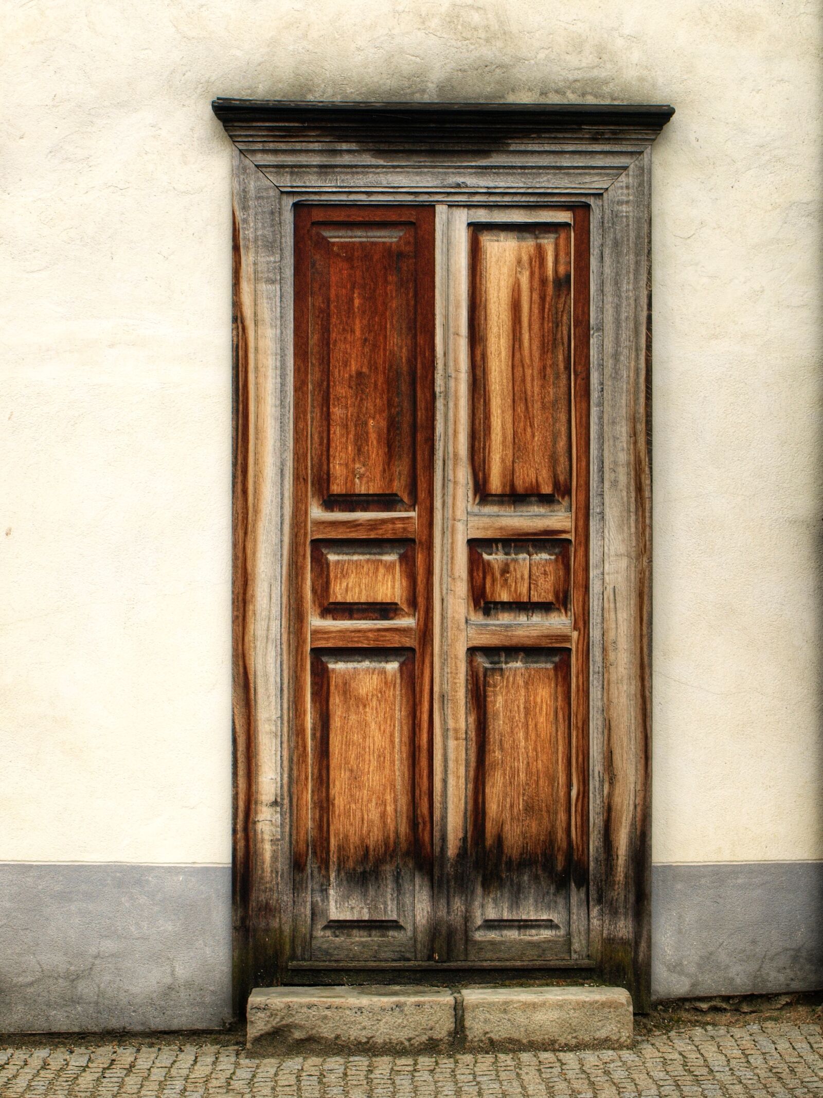 Olympus E-510 (EVOLT E-510) sample photo. Door, old, entrance photography