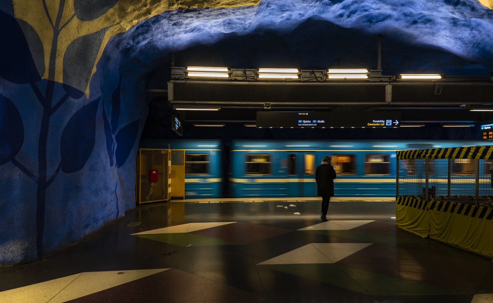 Tamron SP 24-70mm F2.8 Di VC USD sample photo. Metro, station, subway photography