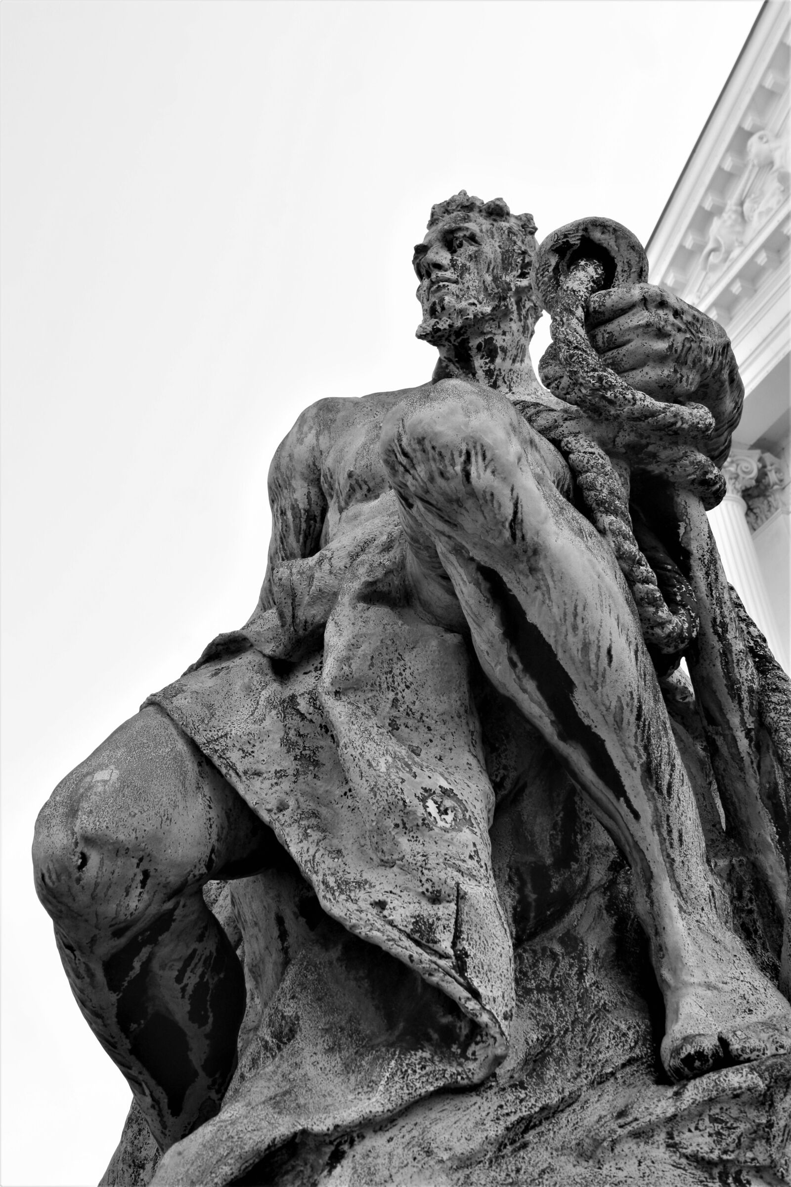 Canon EOS 1000D (EOS Digital Rebel XS / EOS Kiss F) sample photo. Fisherman, monument, sculpture photography