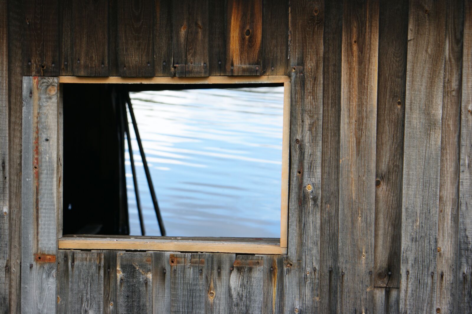 Sony Alpha DSLR-A350 sample photo. Window, water, wood photography