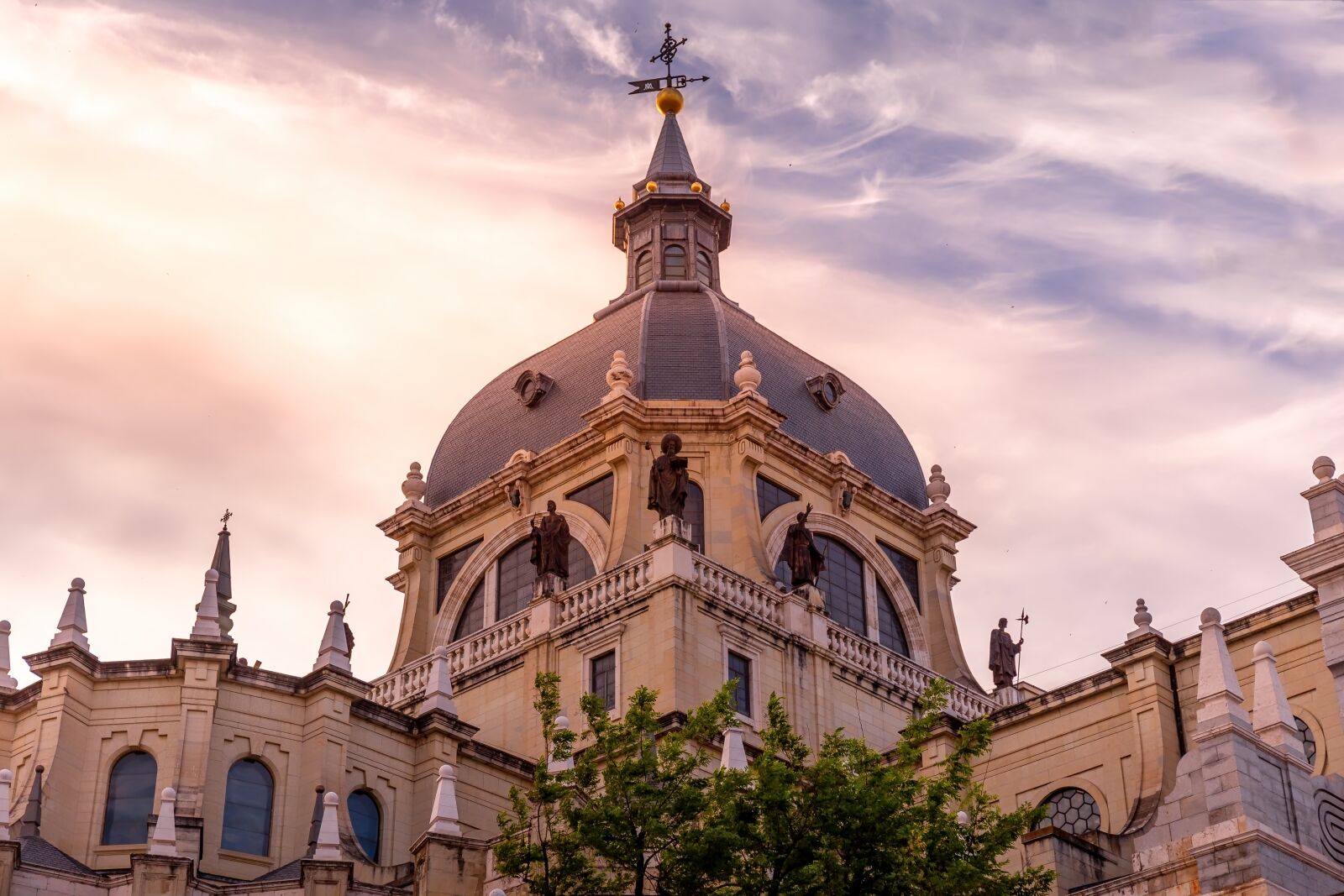 Canon EF 24-70mm F4L IS USM sample photo. Cathedral, almudena, madrid photography
