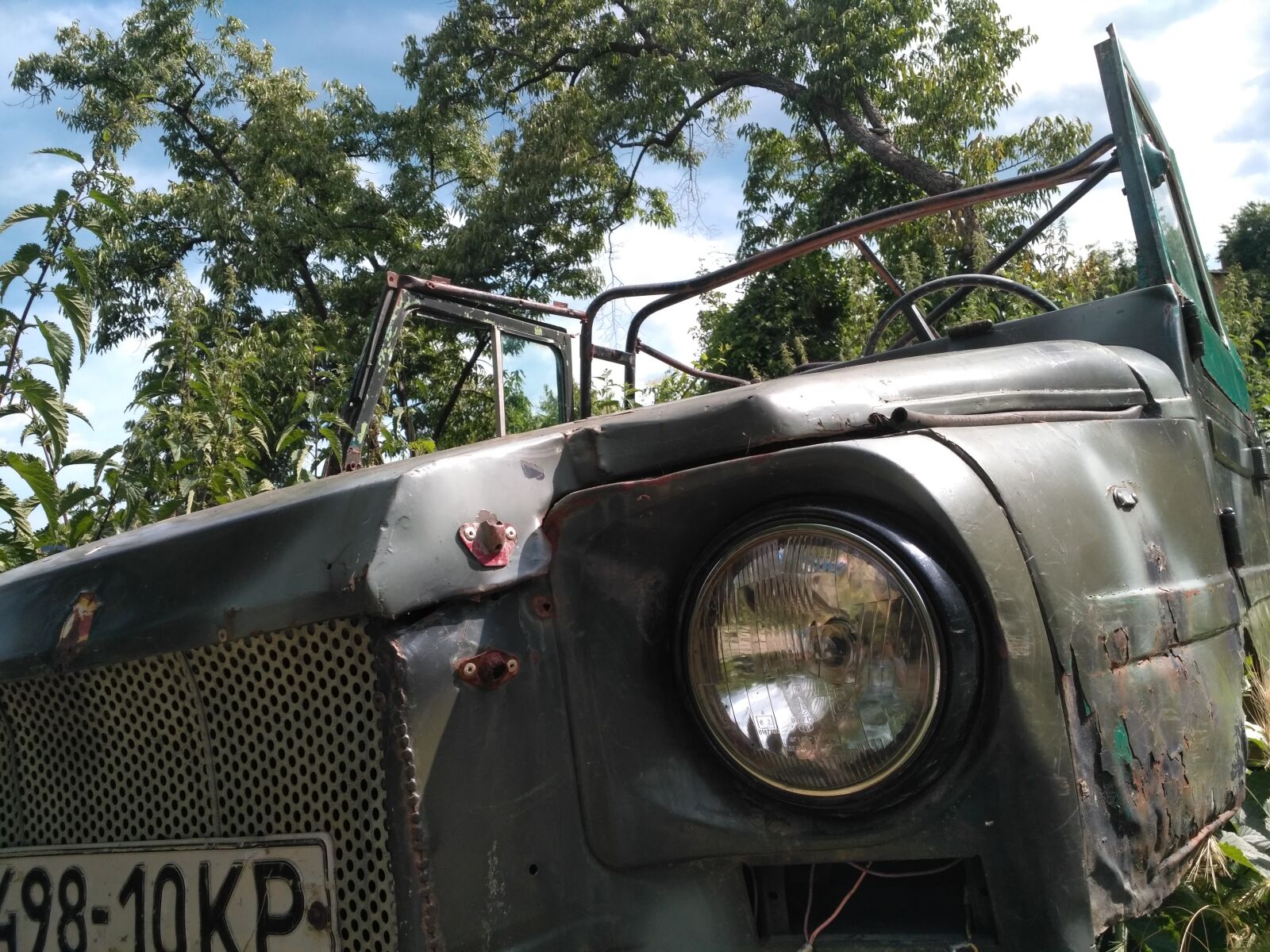 Xiaomi Redmi 3S sample photo. Car, broken, old photography