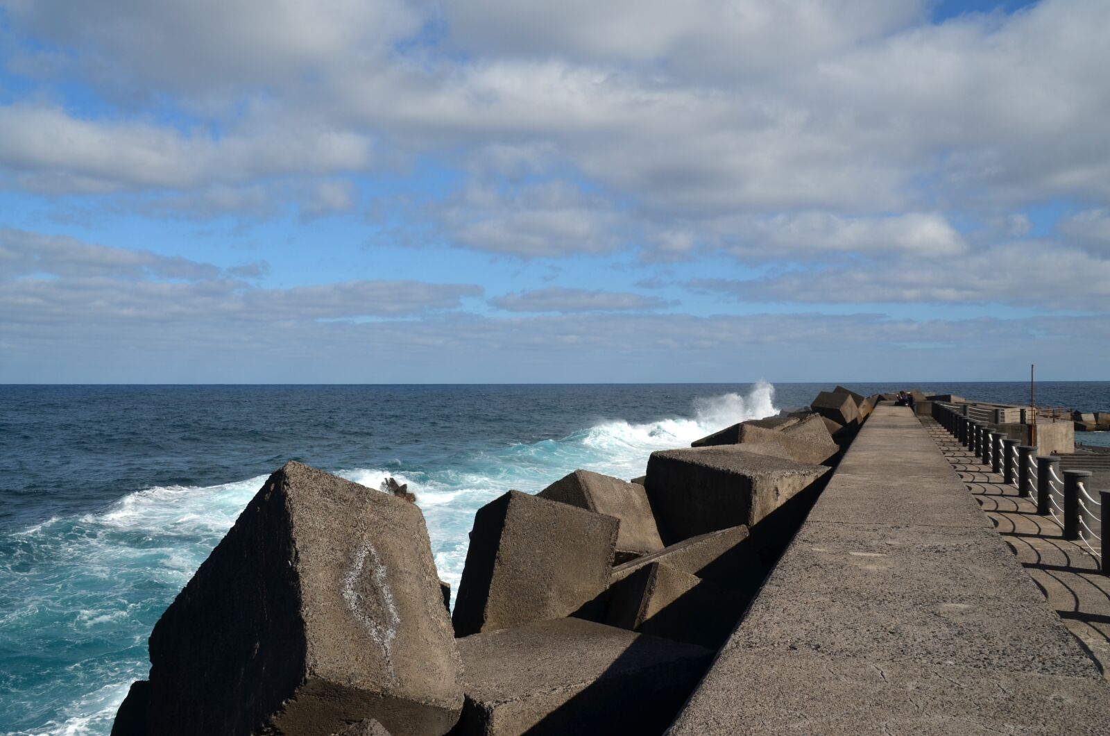 Nikon D5100 sample photo. Sea, breakwater, beach photography