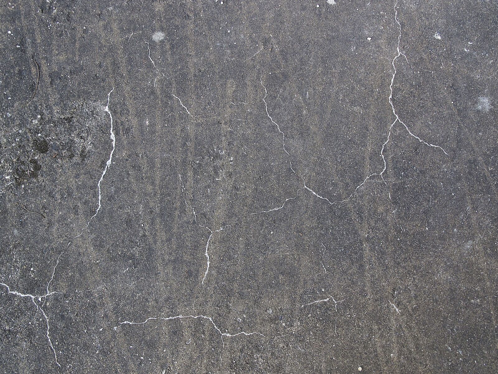 Canon PowerShot G12 sample photo. Concrete wall, cracks, background photography