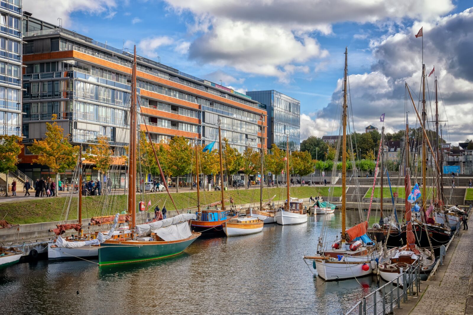 Sony Cyber-shot DSC-RX10 III sample photo. Kiel, water, germania port photography