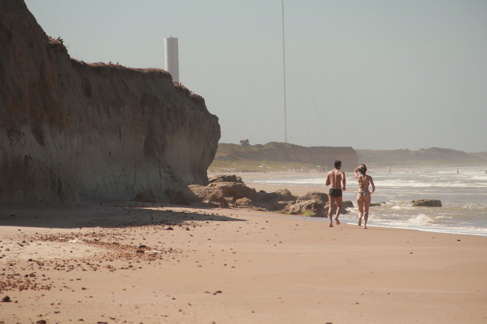 Canon EOS 600D (Rebel EOS T3i / EOS Kiss X5) sample photo. Running, sand, casal photography