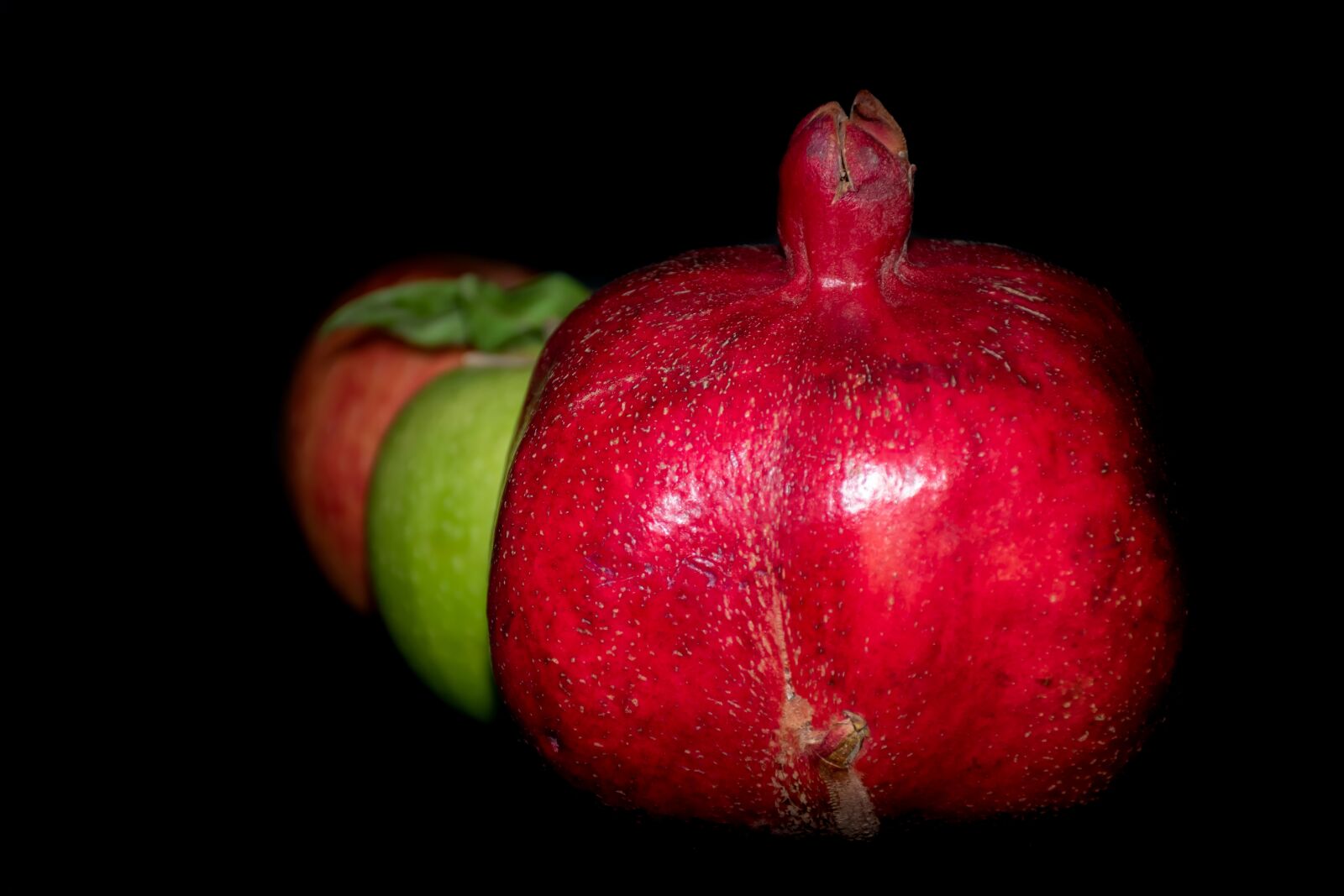 Nikon D5600 sample photo. Pomegranate, apple, just autumn photography