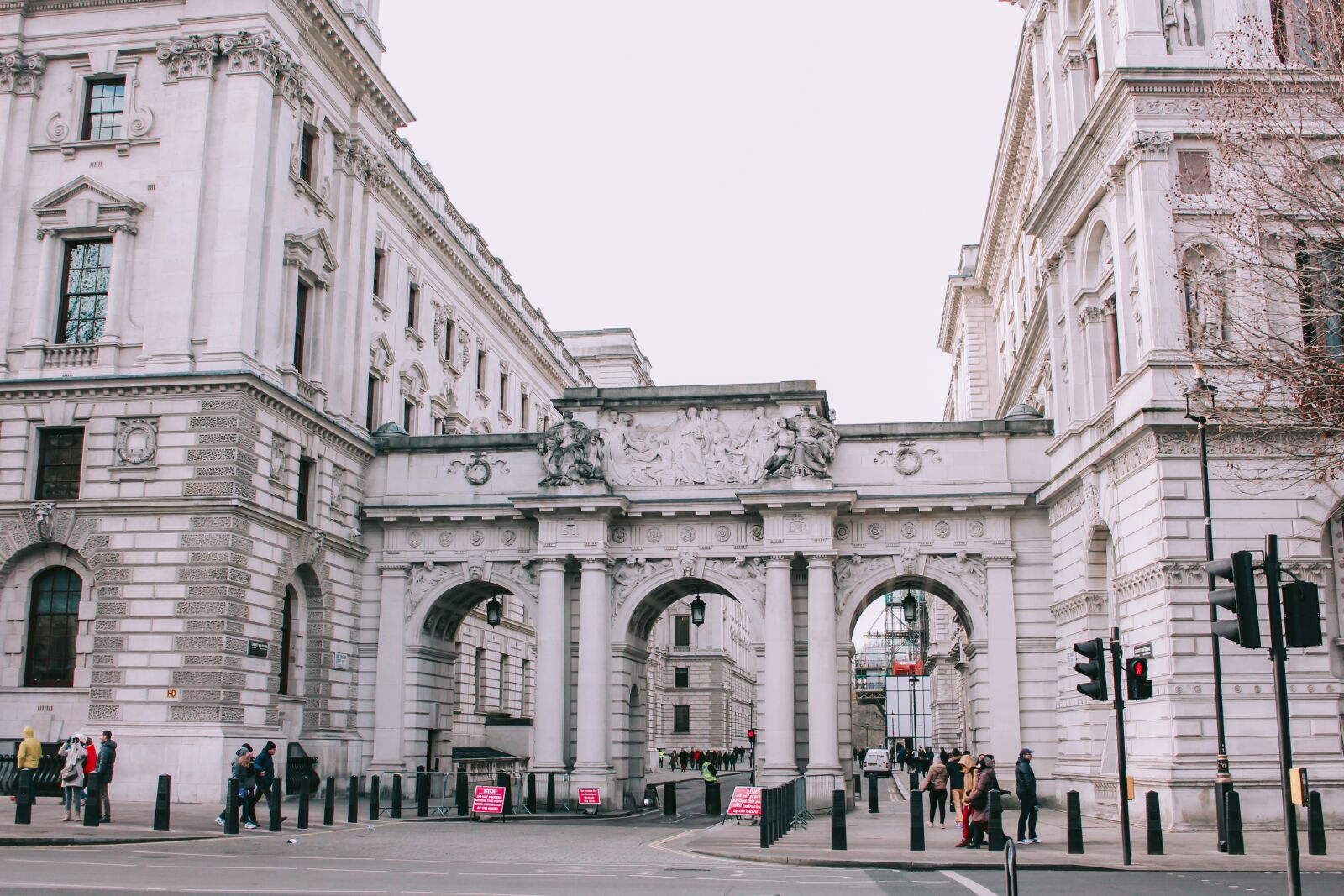 Canon EOS 700D (EOS Rebel T5i / EOS Kiss X7i) sample photo. Vehicle, london, united kingdom photography