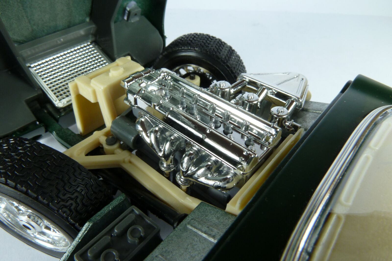 Panasonic Lumix DMC-ZS7 (Lumix DMC-TZ10) sample photo. Jaguar, e-type, cabrio photography