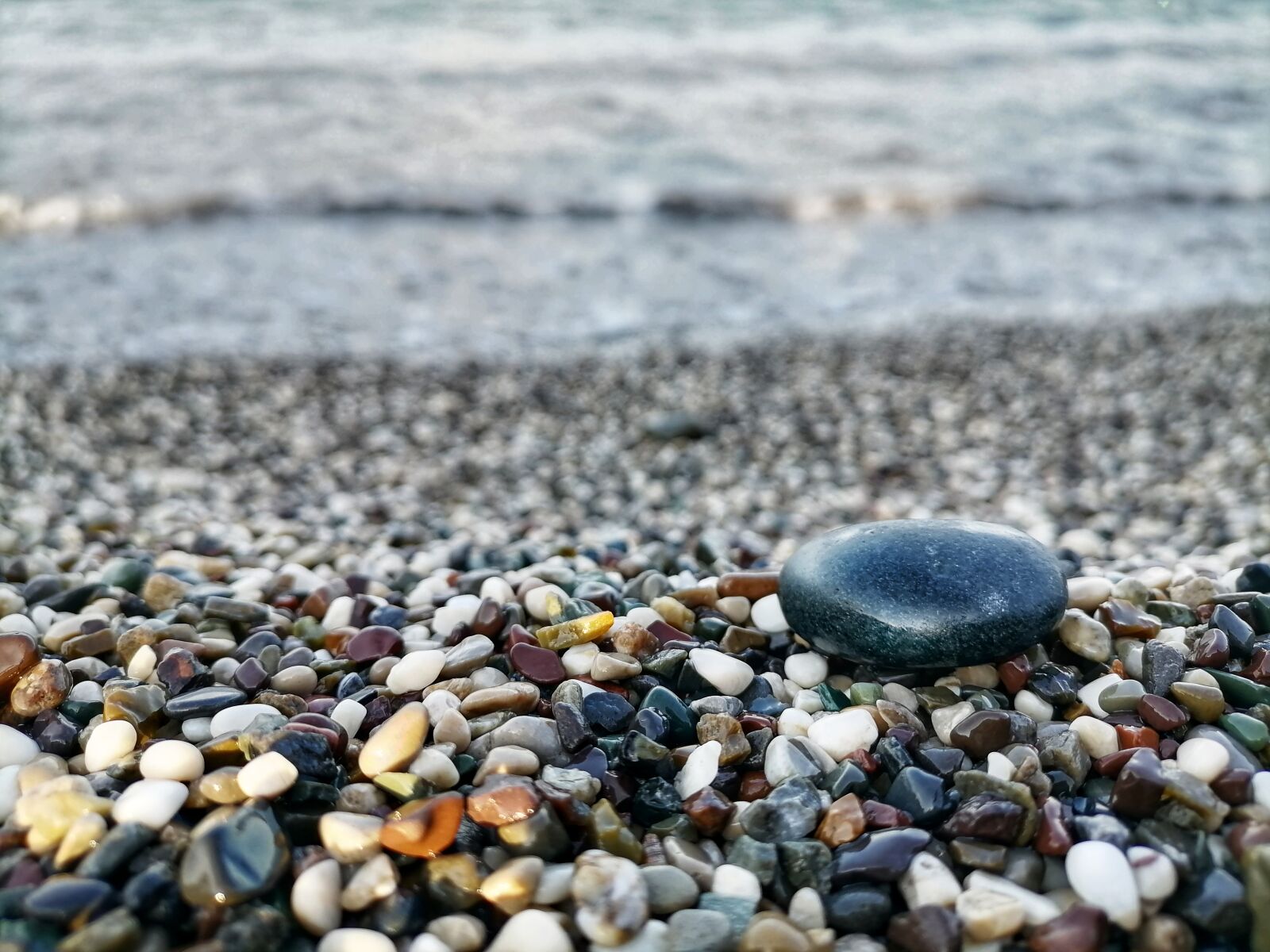 HUAWEI ART-L29 sample photo. Sea, beach, sea pebbles photography