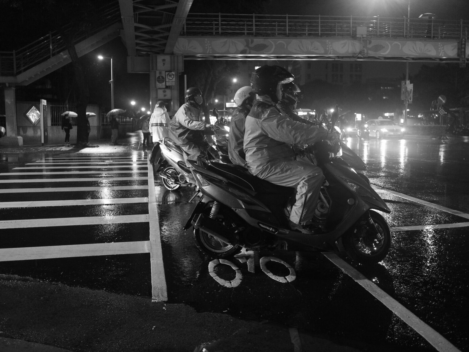 Canon EF-M 22mm F2 STM sample photo. Scooter, rider, taipei photography