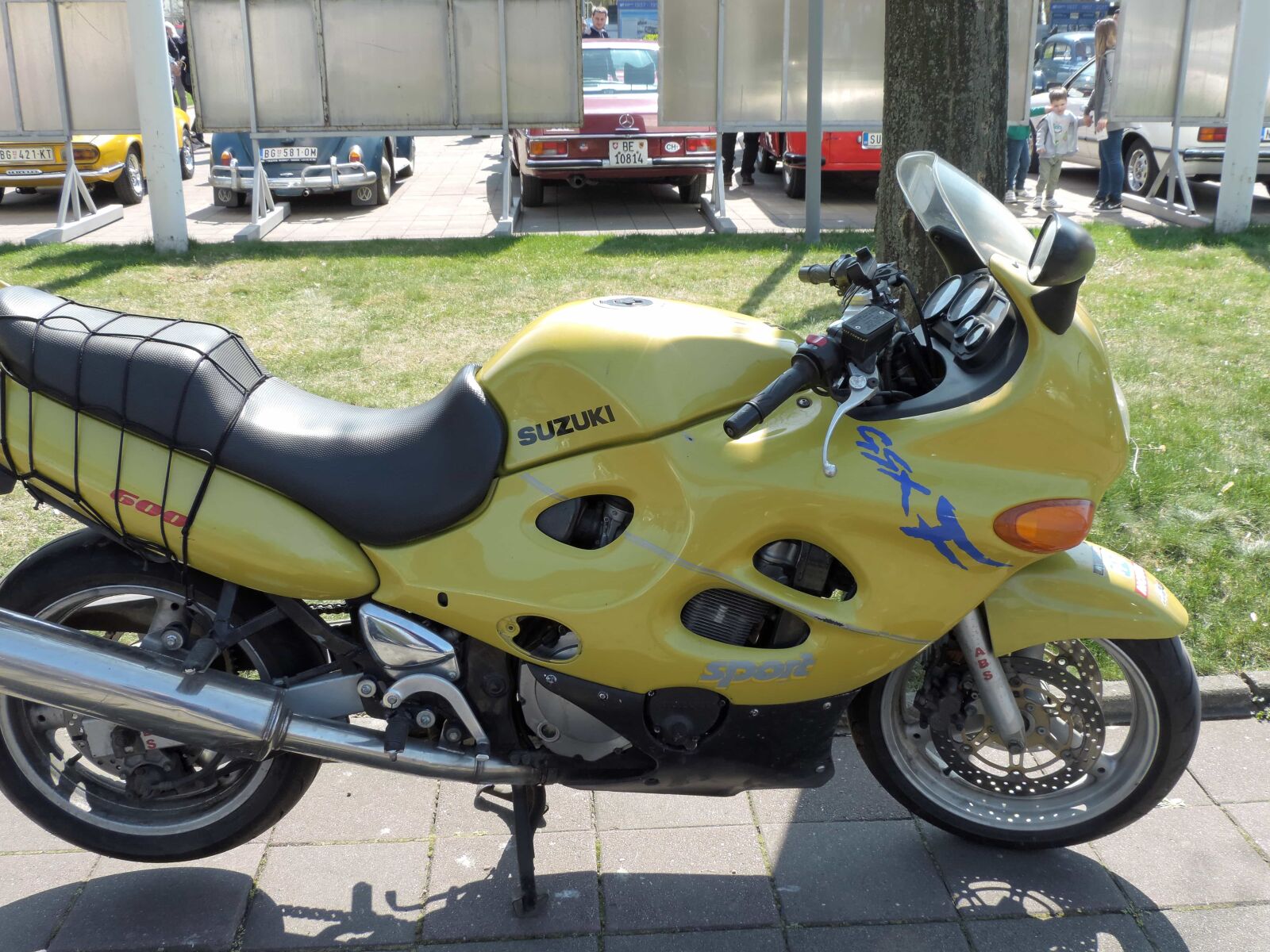Nikon Coolpix P520 sample photo. Modern, motorcycle, parking lot photography
