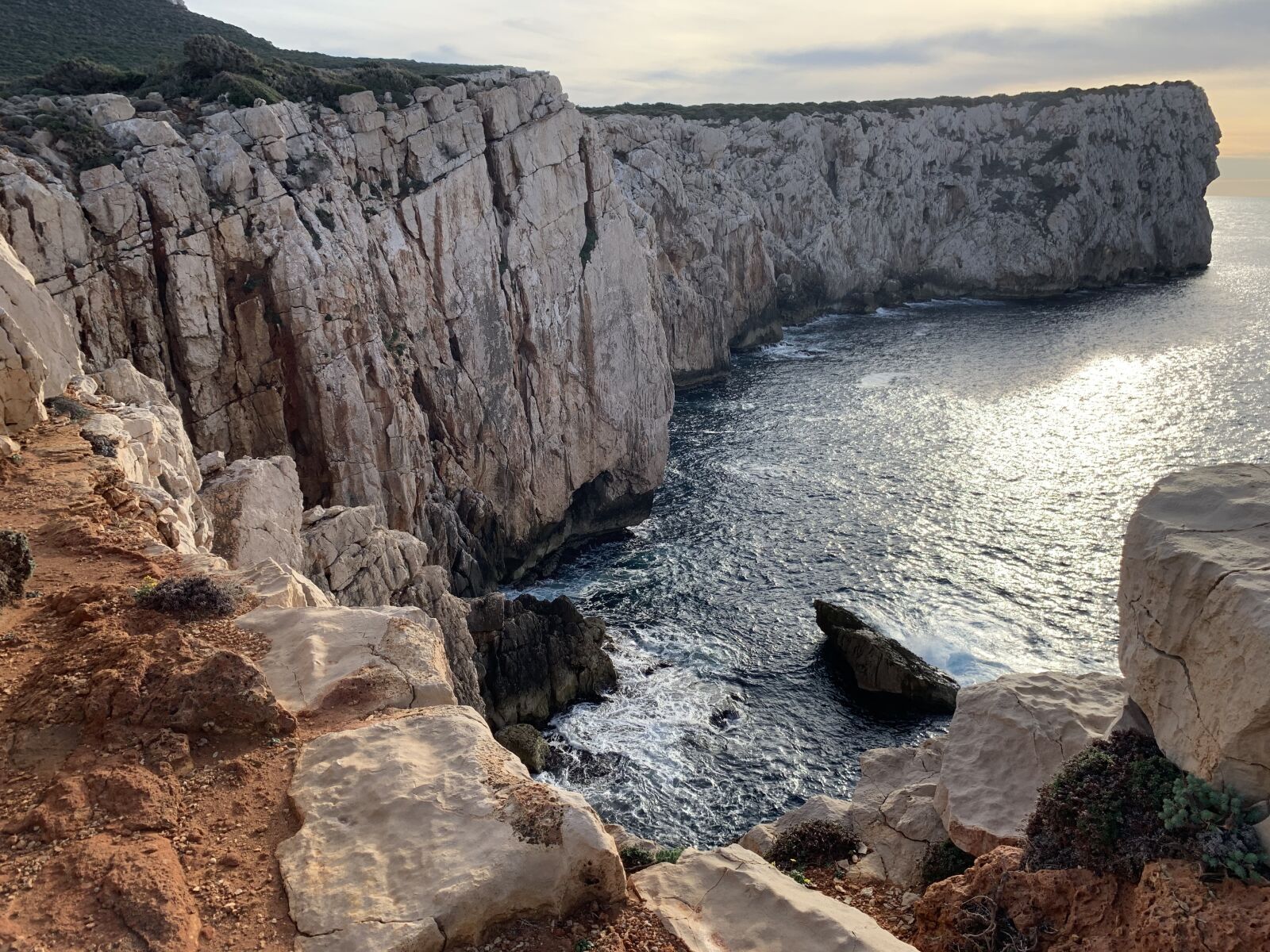 Apple iPhone XS sample photo. Cliff, sea, crag photography
