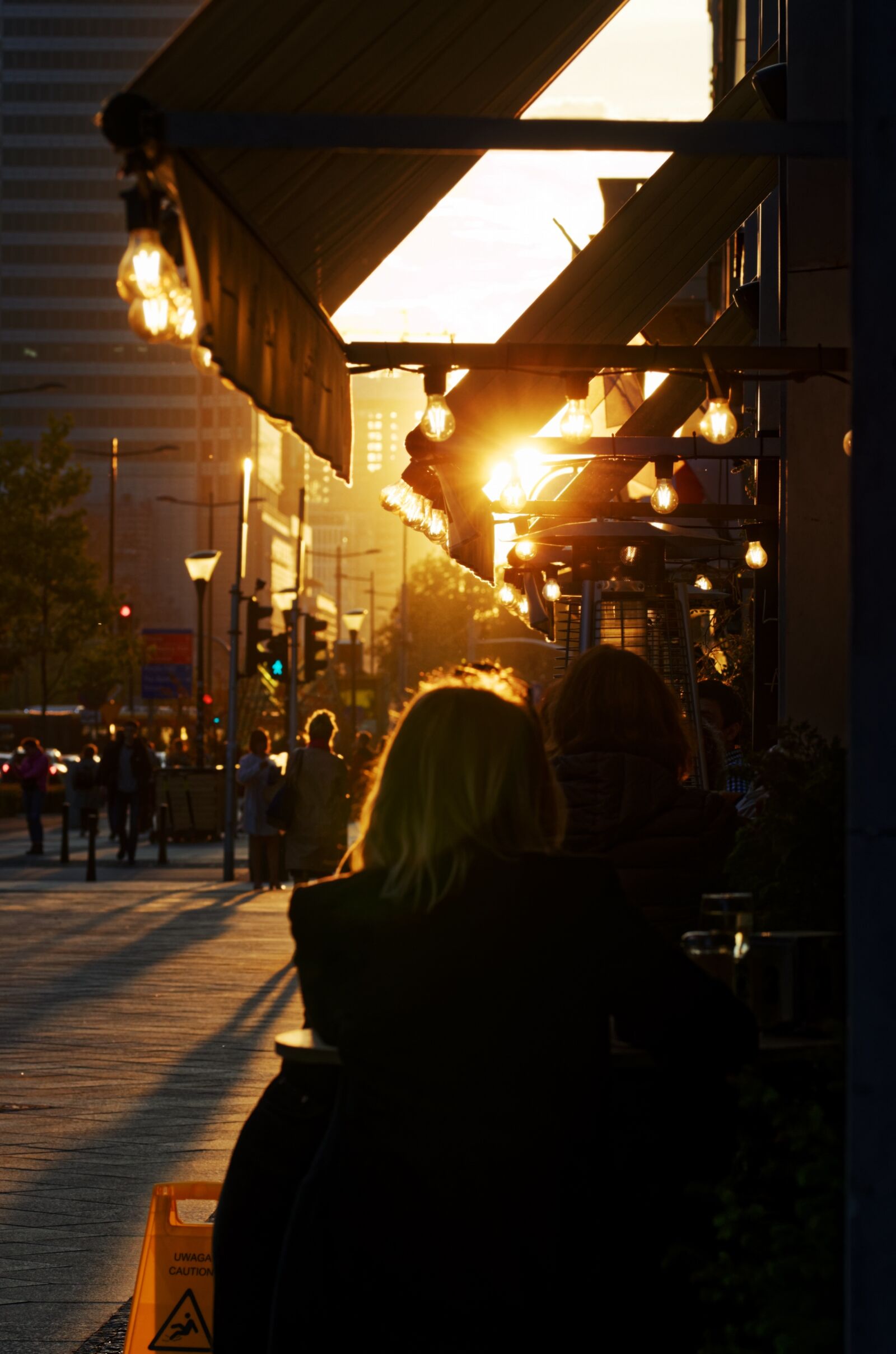 Nikon D5100 sample photo. Silhouettes, people, terrace photography