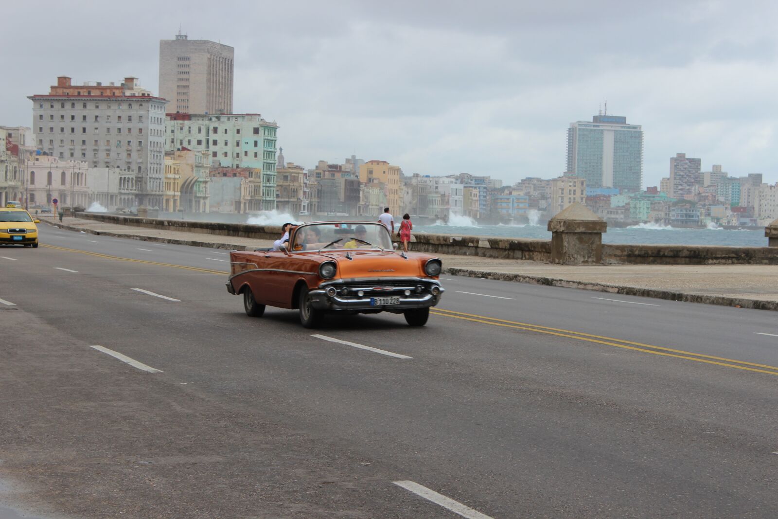 Canon EOS 600D (Rebel EOS T3i / EOS Kiss X5) sample photo. Havana, cuba, old cars photography