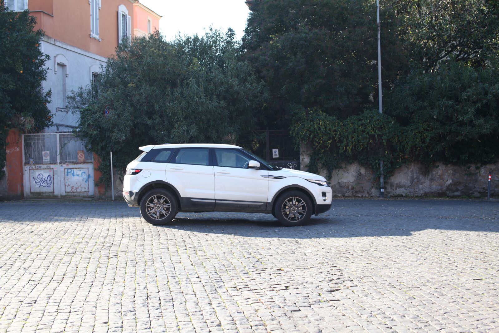 Canon EOS 5D Mark II sample photo. Auto, city, rome photography
