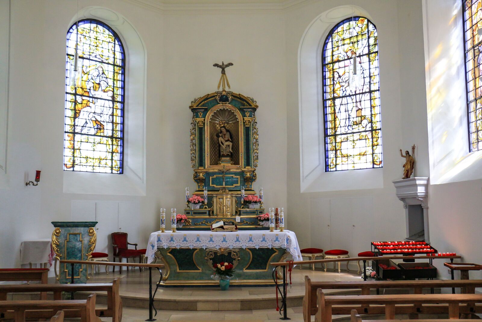 Canon EOS 700D (EOS Rebel T5i / EOS Kiss X7i) sample photo. Church, window, chapel photography