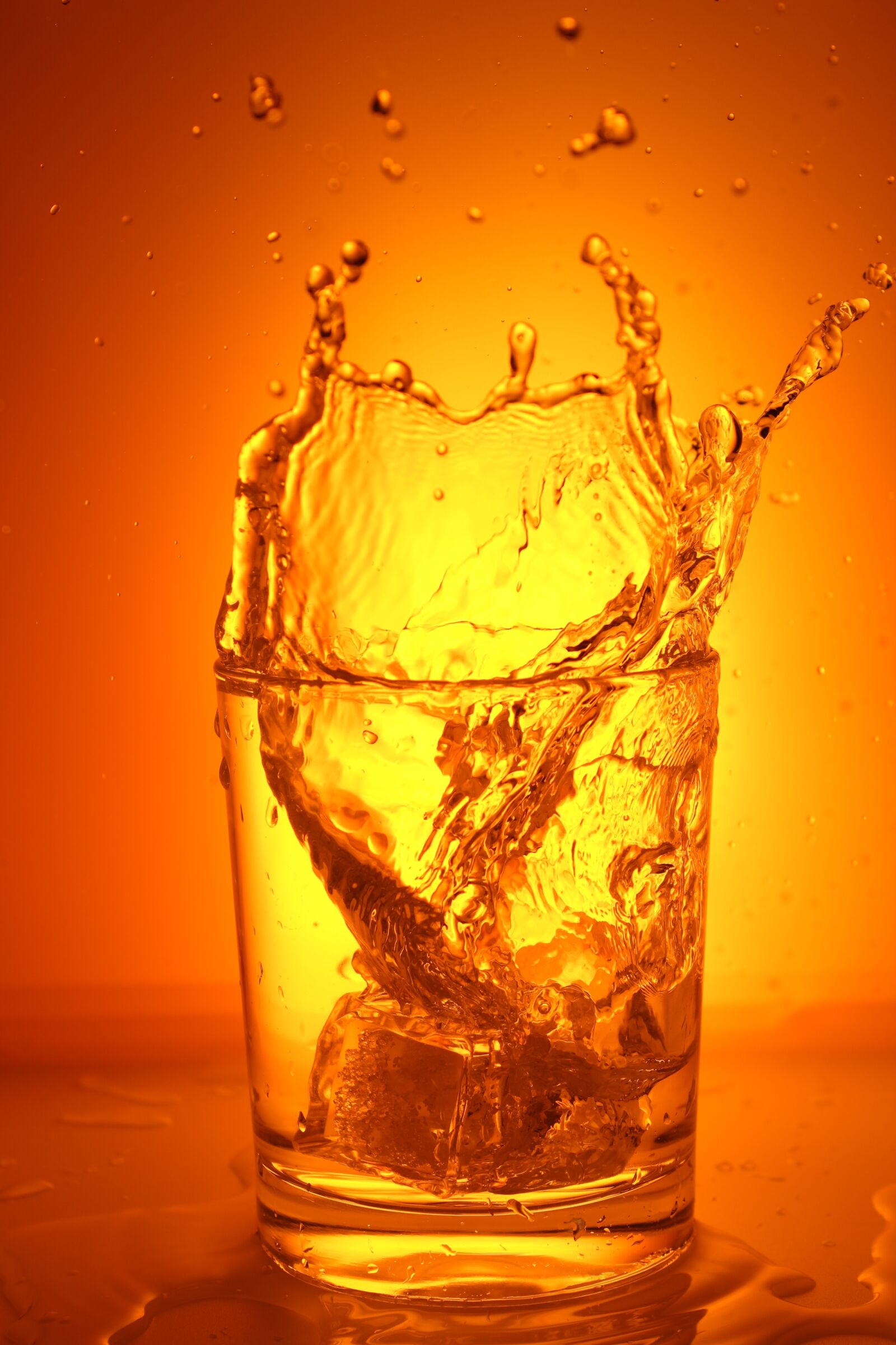 Canon EF-S 18-55mm F3.5-5.6 IS sample photo. Water, glass, ice cubes photography
