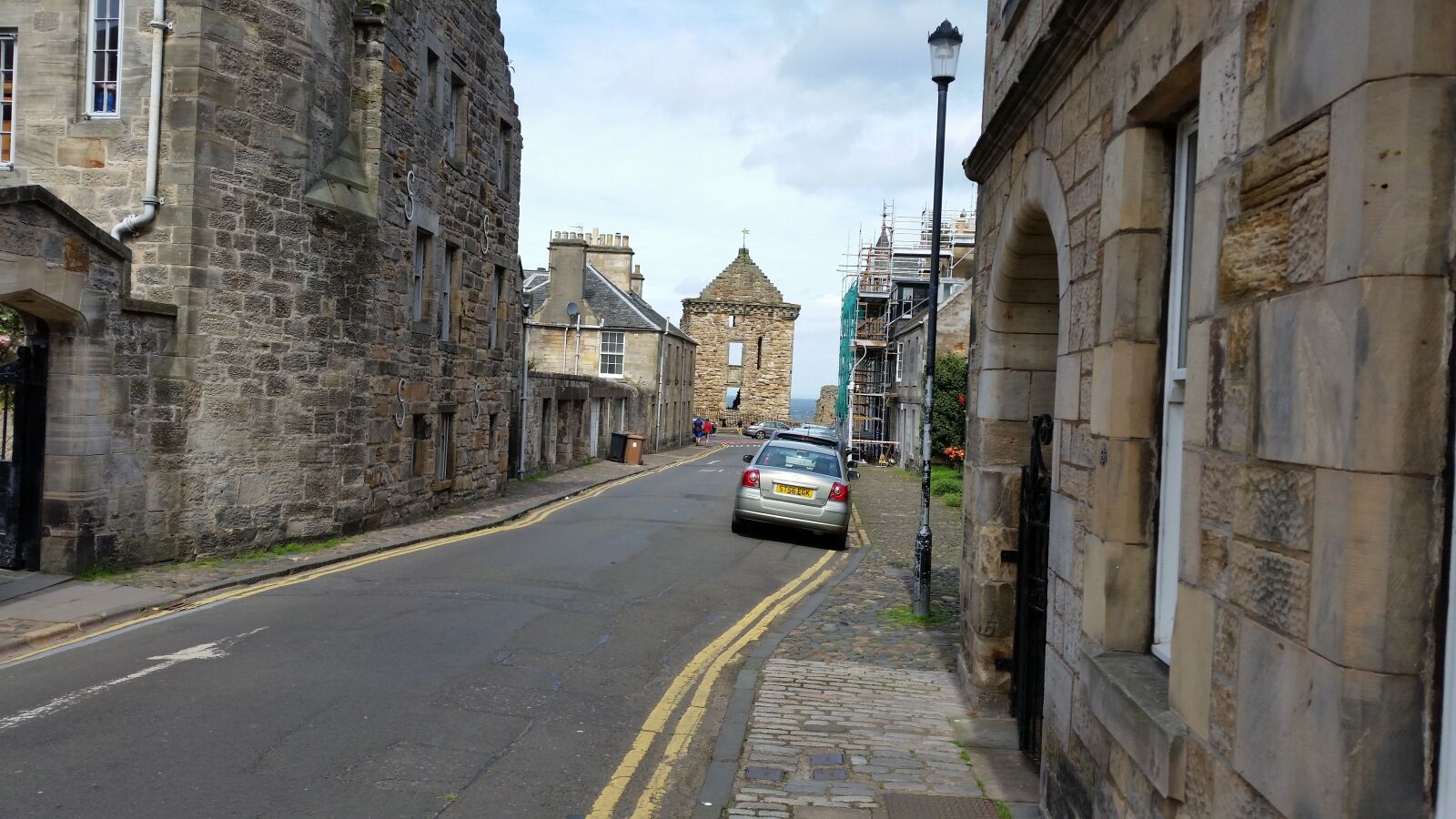 Samsung Galaxy S5 sample photo. St andrews, scotland, street photography