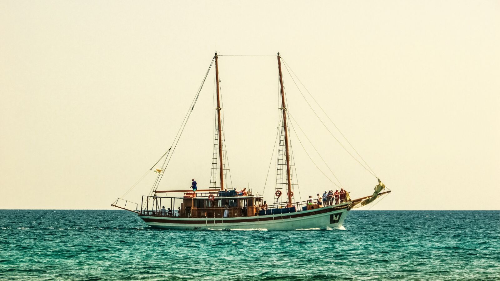 Canon PowerShot SX400 IS sample photo. Boat, traditional, sea photography