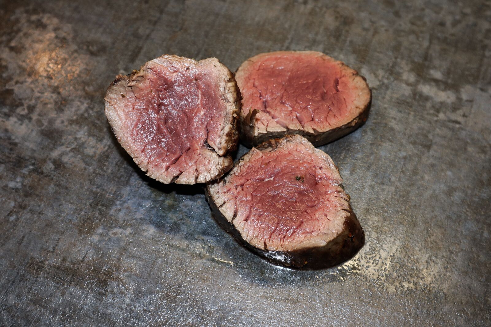 Canon EF-M 15-45mm F3.5-6.3 IS STM sample photo. Fillet, fillet of beef photography