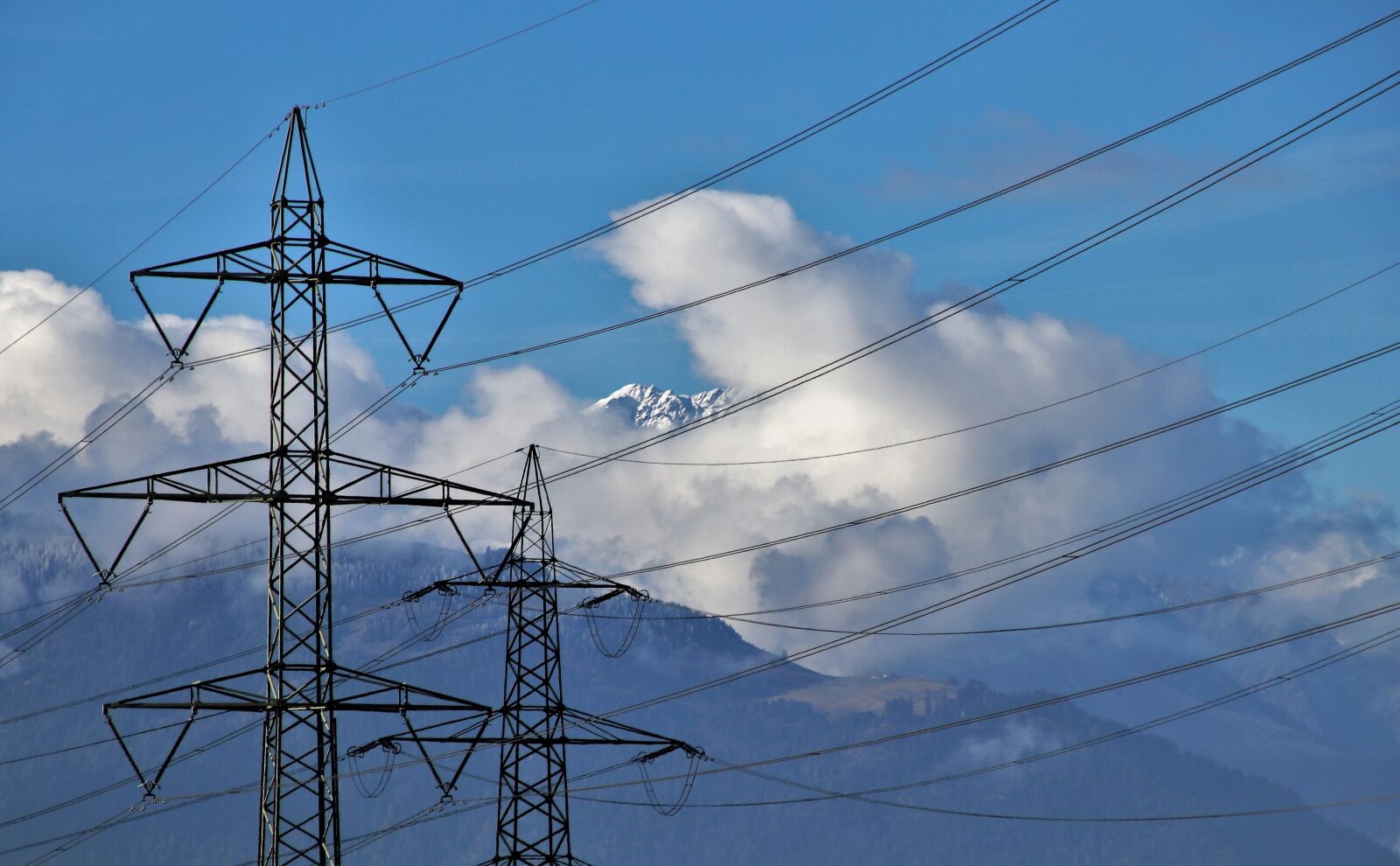 Canon EOS 80D sample photo. Electric cables, mountains, the photography