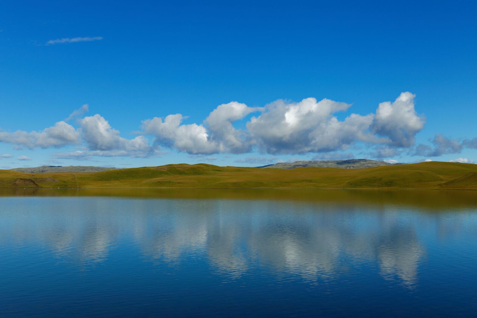 Canon EOS 6D Mark II sample photo. Wolken, sky, clouds photography