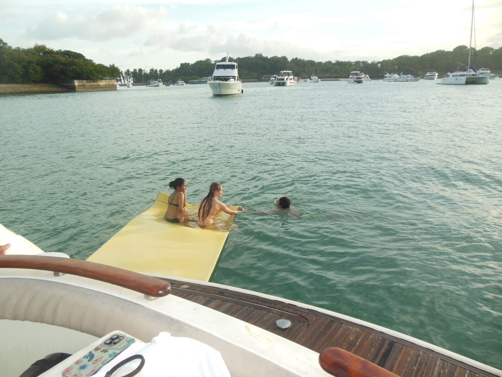Nikon Coolpix S6300 sample photo