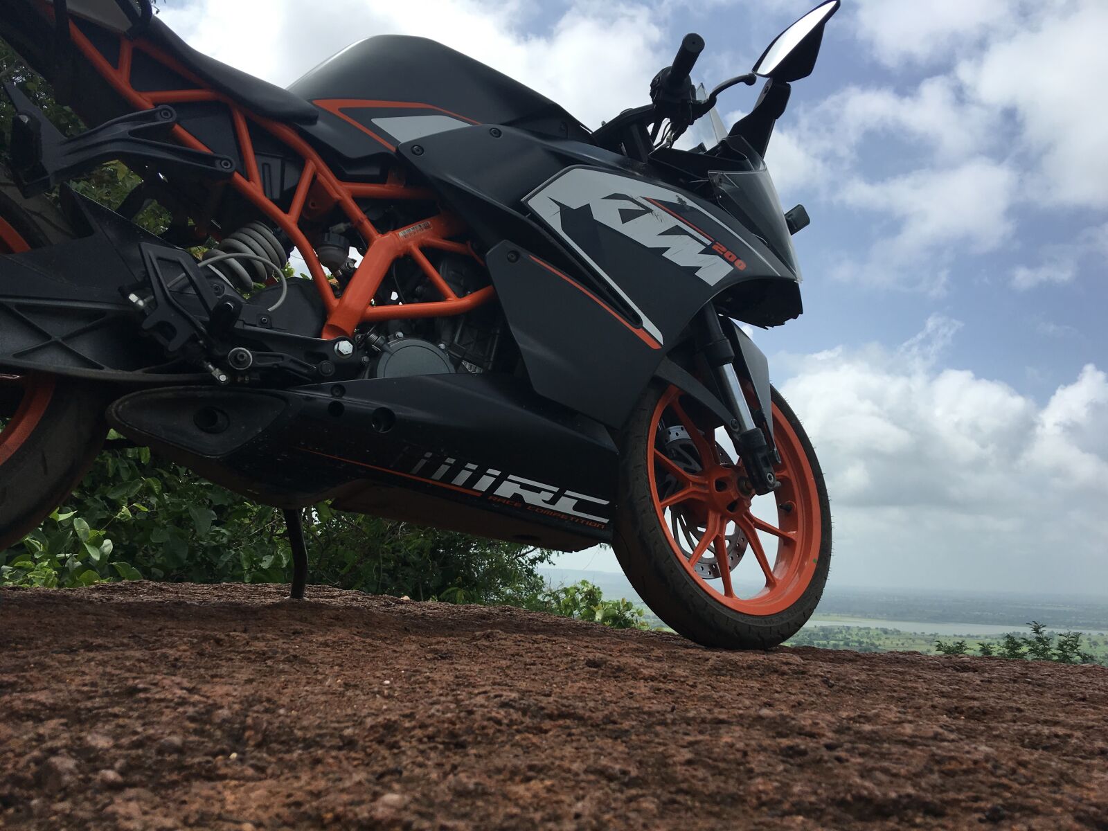 iPhone 6s Plus back camera 4.15mm f/2.2 sample photo. Ktm, rc200, ktm rc photography