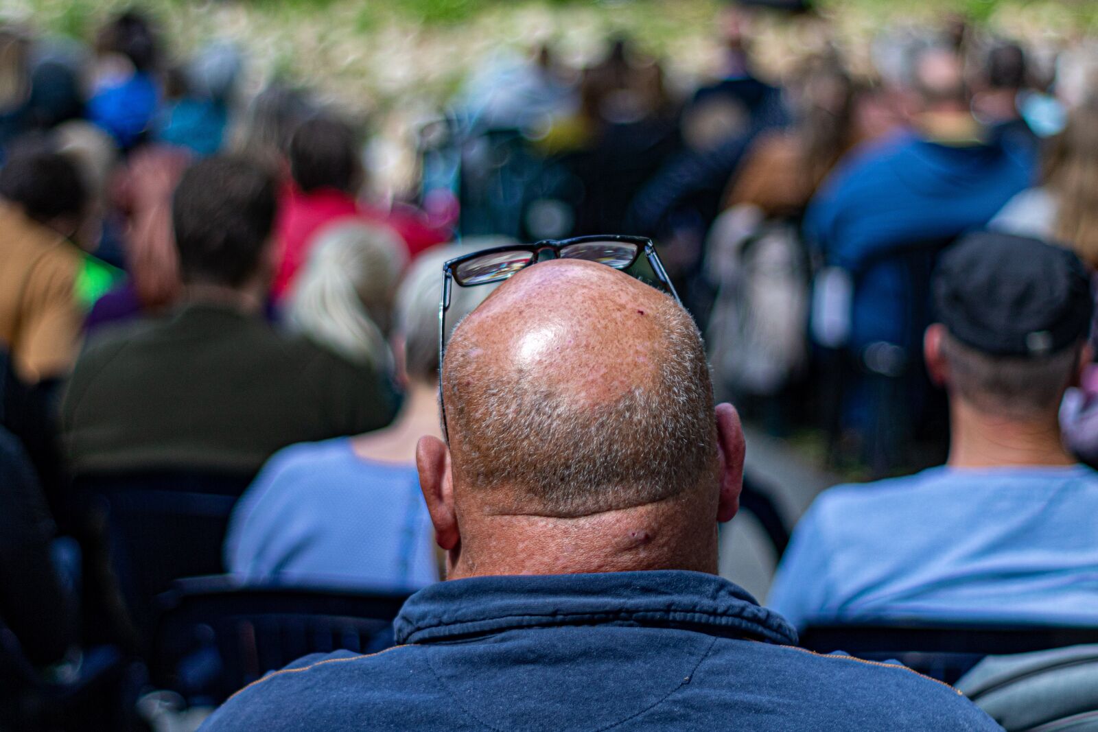 YN50mm f/1.8 II sample photo. The balding, neck, the photography