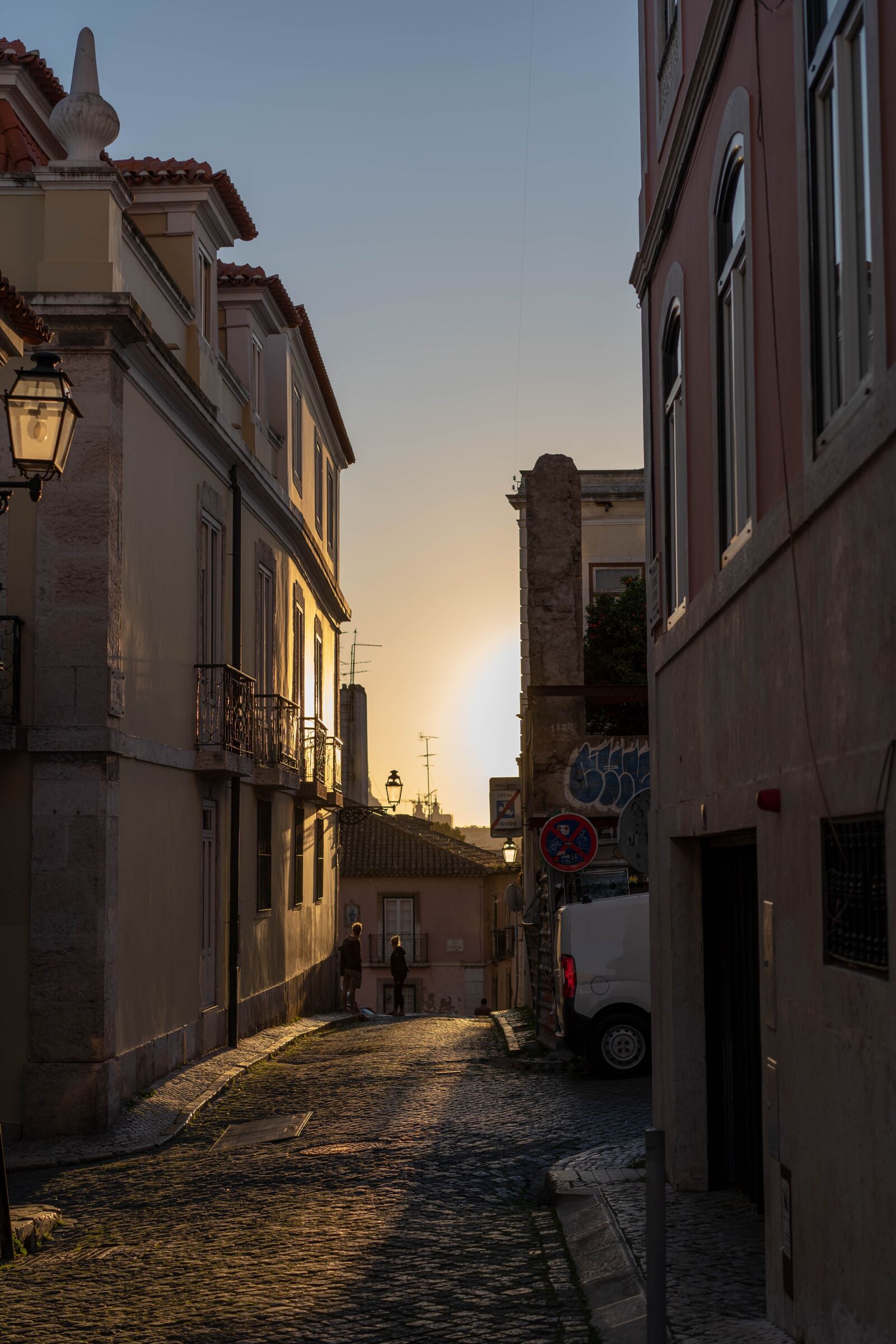 Sony a7 III + Sony Sonnar T* FE 55mm F1.8 ZA sample photo. Lisbon, portugal, evening photography