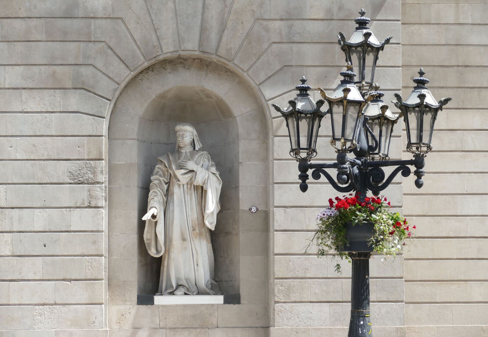 Panasonic Lumix DMC-FZ1000 sample photo. Barcelona, spain, architecture photography