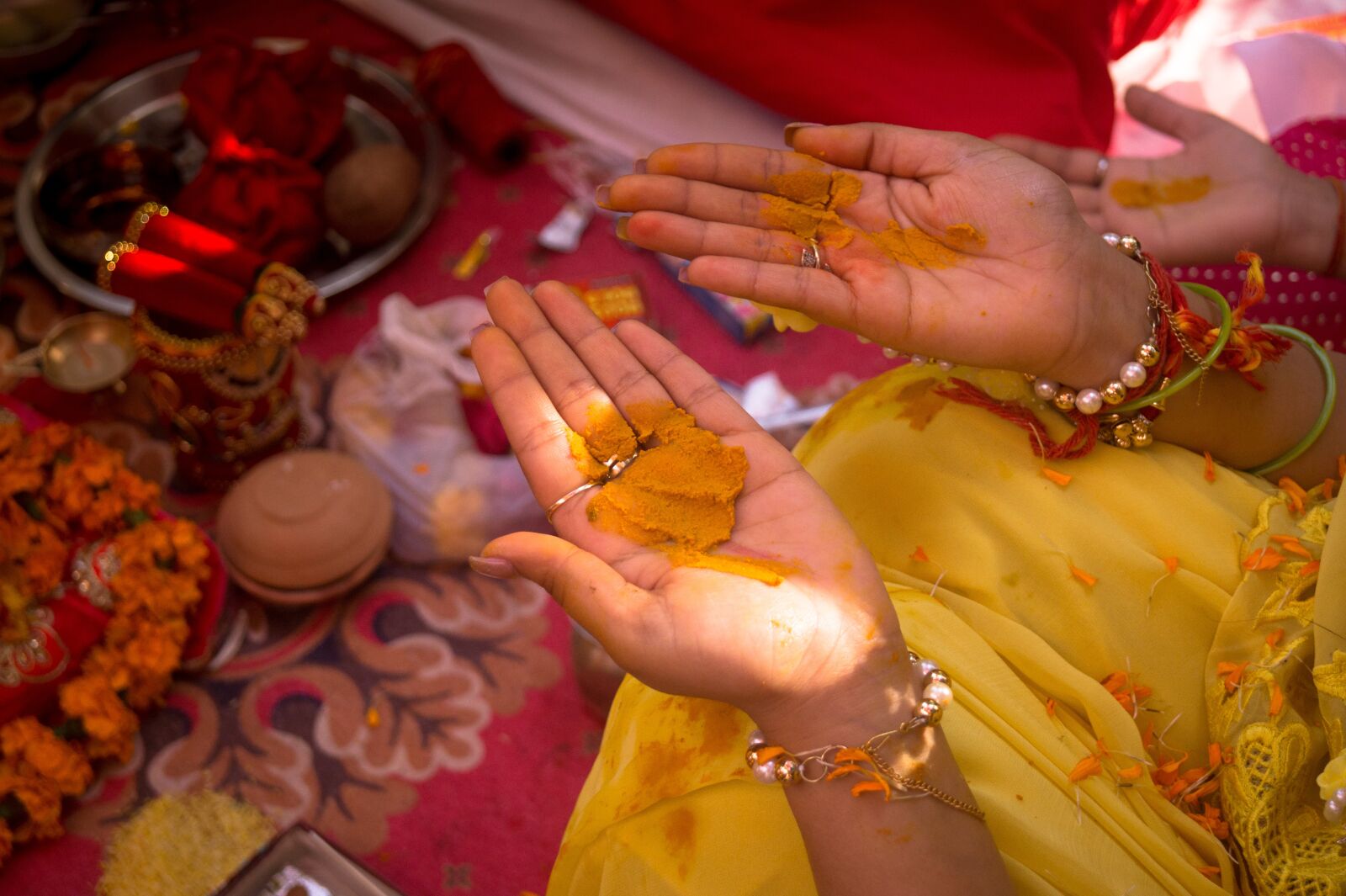 Sony DT 18-55mm F3.5-5.6 SAM II sample photo. Haldi, ceremony, rituals photography