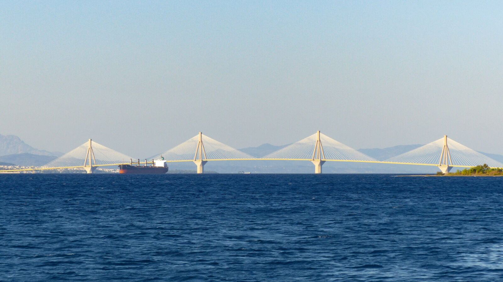 Panasonic Lumix DMC-FZ200 sample photo. Greece, bridge, shrouds photography