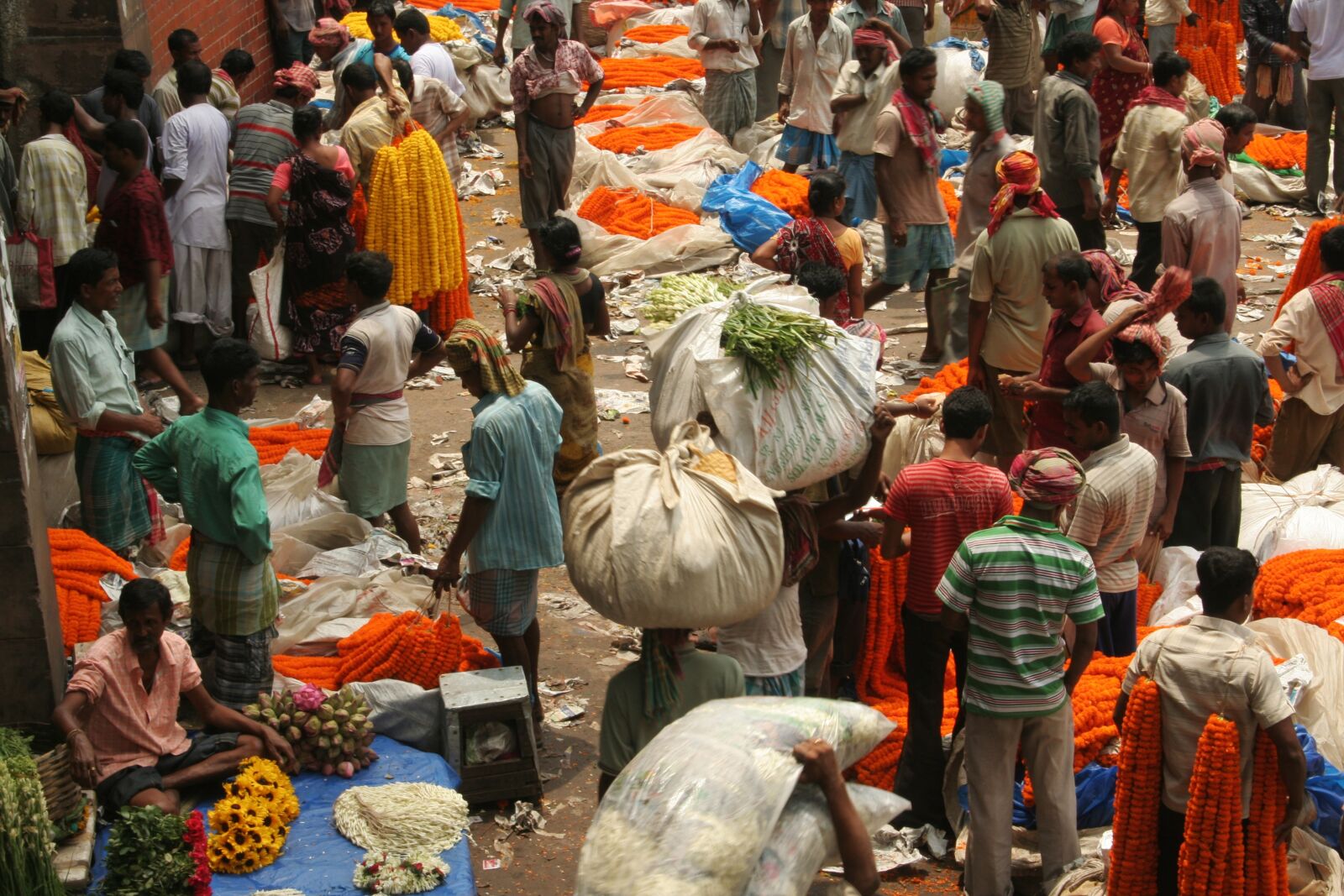 Canon EOS 350D (EOS Digital Rebel XT / EOS Kiss Digital N) sample photo. India, kolkata, markets photography