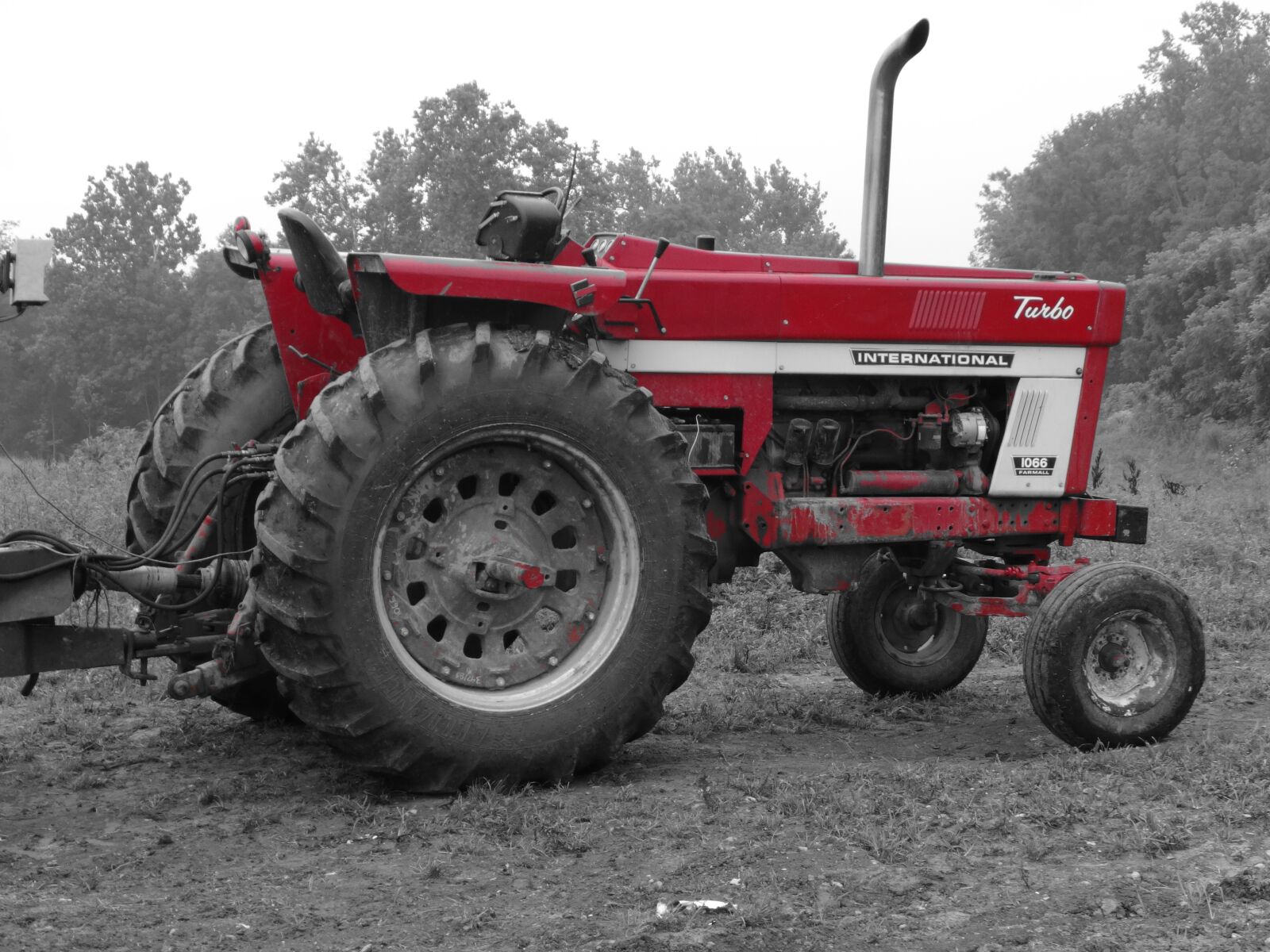 Sony Cyber-shot DSC-WX80 sample photo. Tractor, red, farm photography