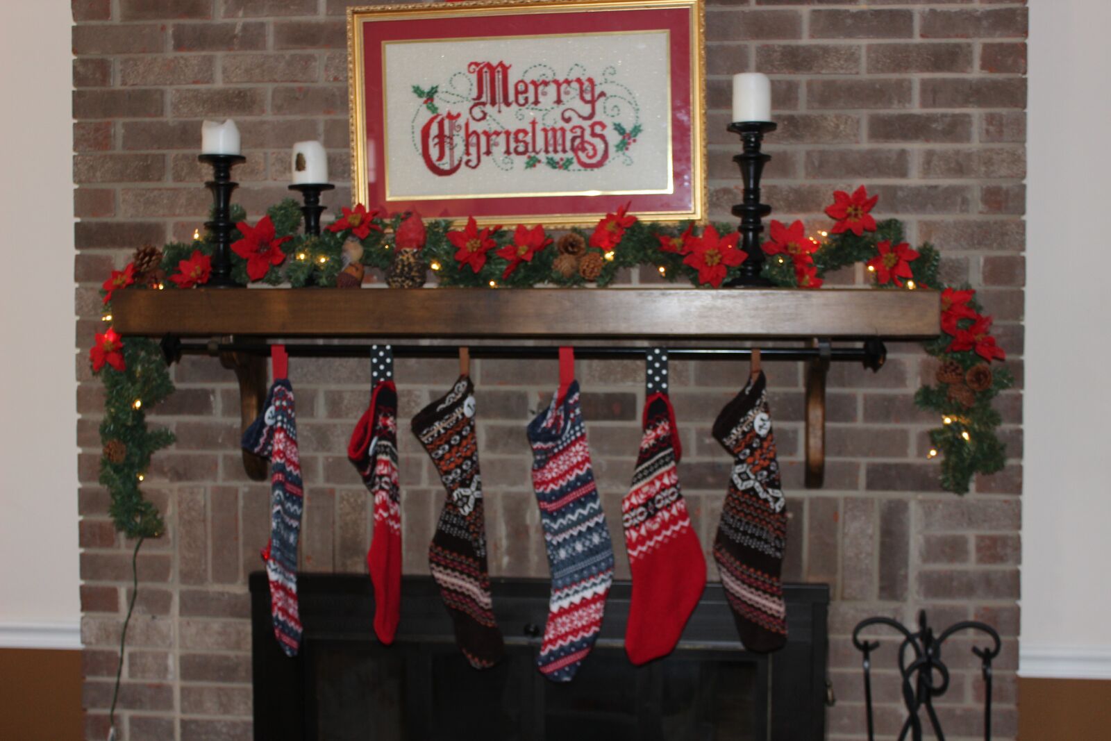 Canon EOS 600D (Rebel EOS T3i / EOS Kiss X5) sample photo. Christmas, mantle, holiday photography